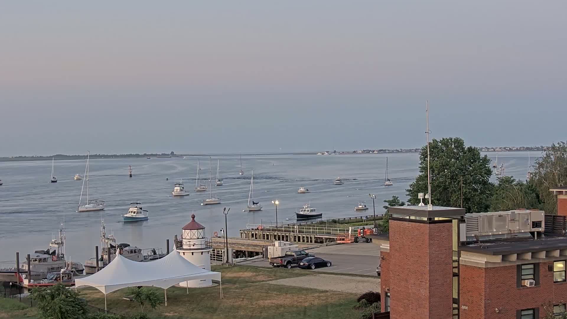 Newburyport,  Merrimack River Shipspotting Boat Traffic Live Cam - Newburyport, Essex, Massachusetts, USA