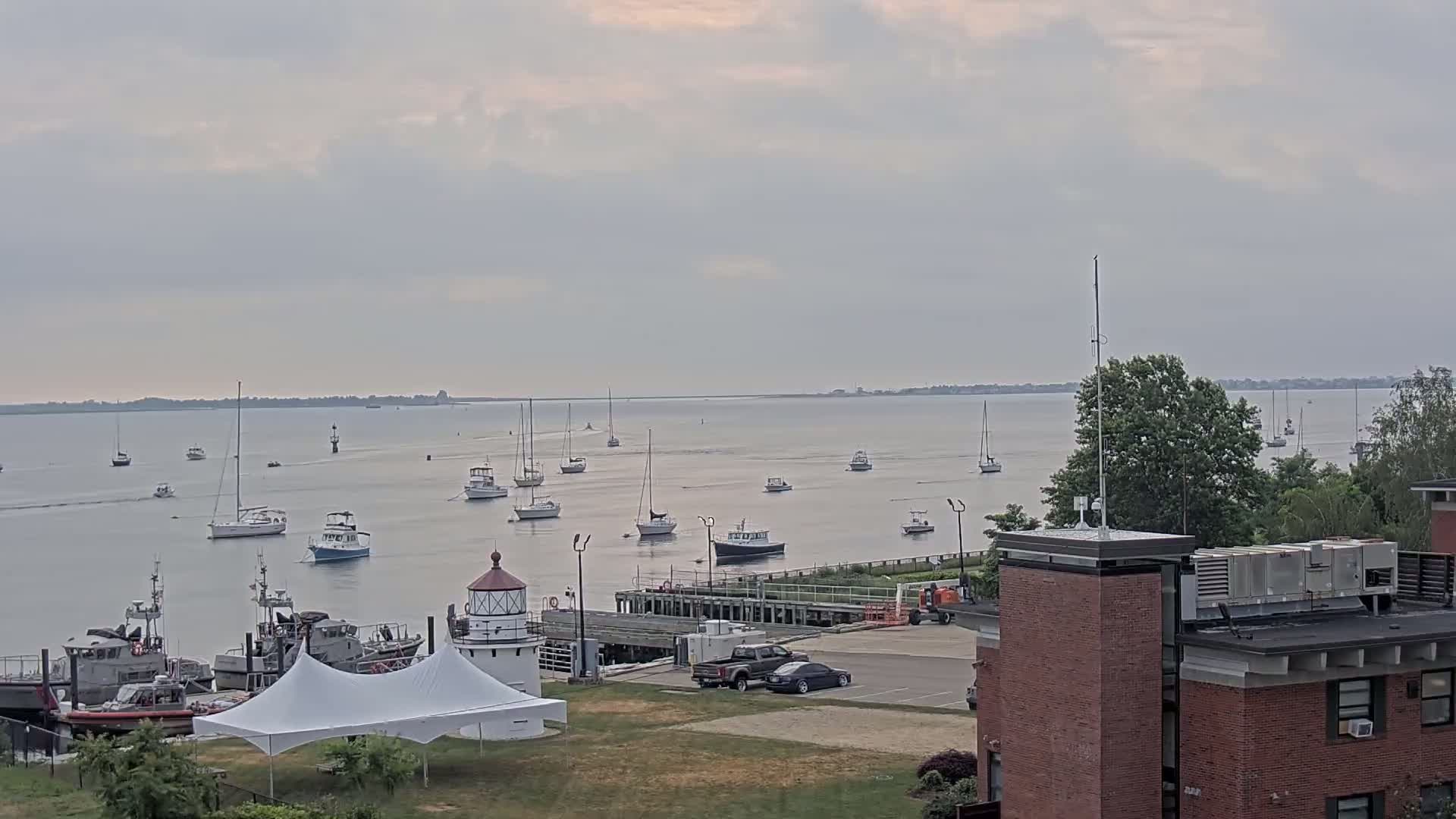 Newburyport,  Merrimack River Shipspotting Boat Traffic Live Cam - Newburyport, Essex, Massachusetts, USA