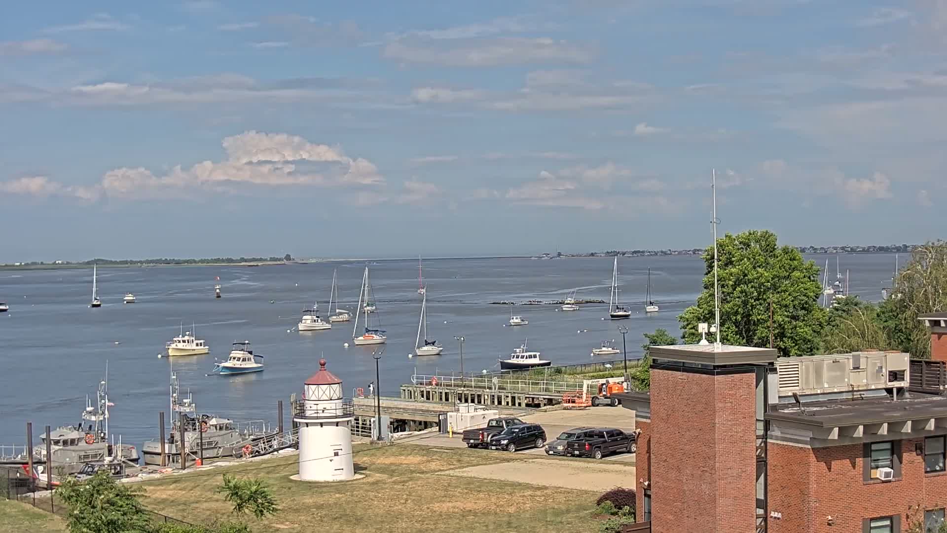 Newburyport,  Merrimack River Shipspotting Boat Traffic Live Cam - Newburyport, Essex, Massachusetts, USA