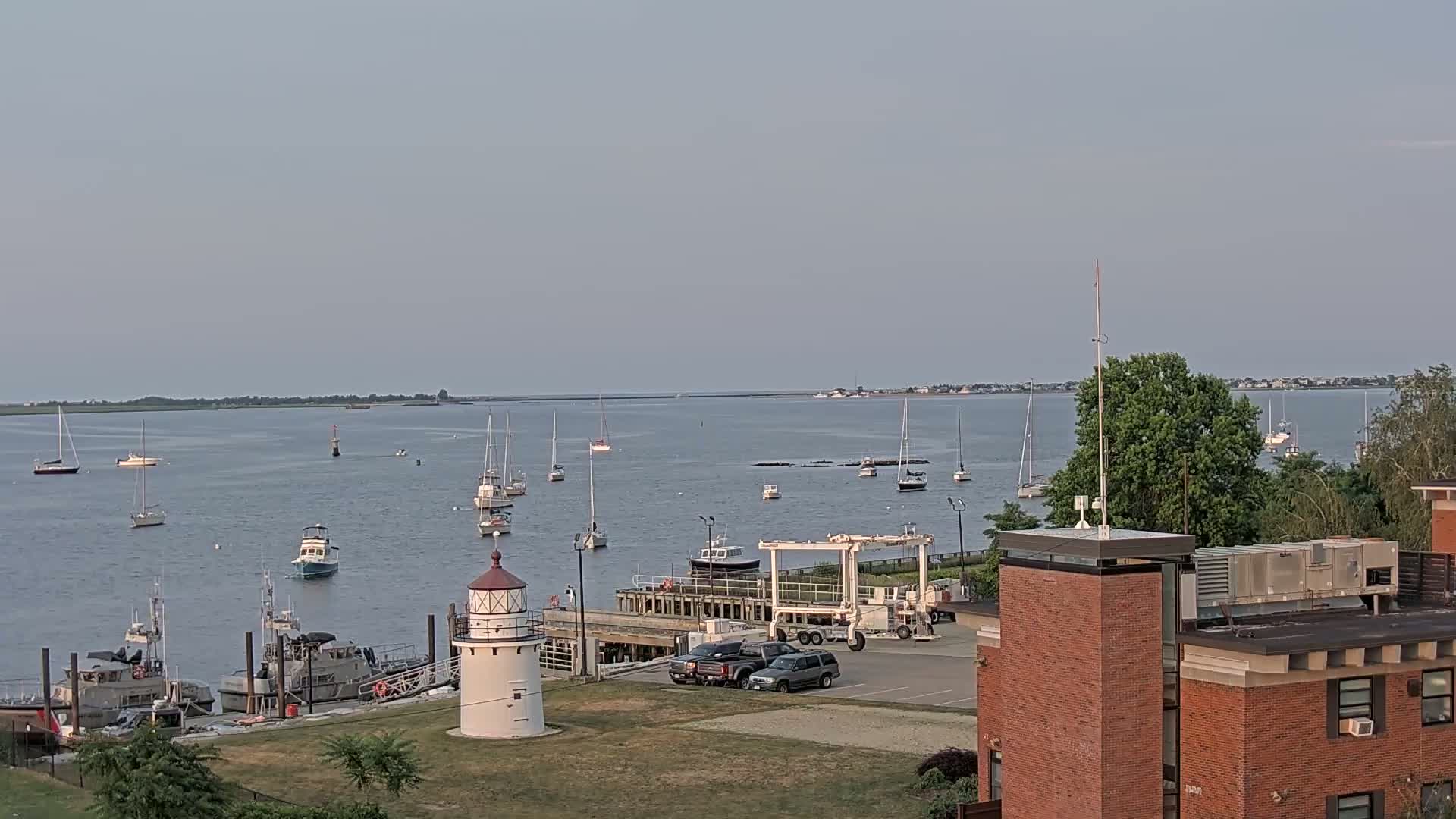 Newburyport,  Merrimack River Shipspotting Boat Traffic Live Cam - Newburyport, Essex, Massachusetts, USA