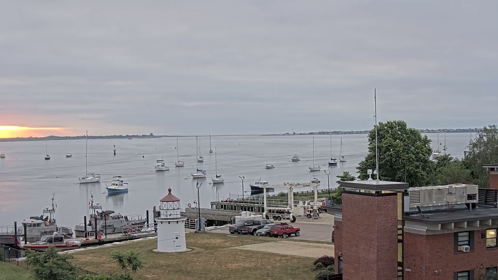 Newburyport,  Merrimack River Shipspotting Boat Traffic Live Cam - Newburyport, Essex, Massachusetts, USA
