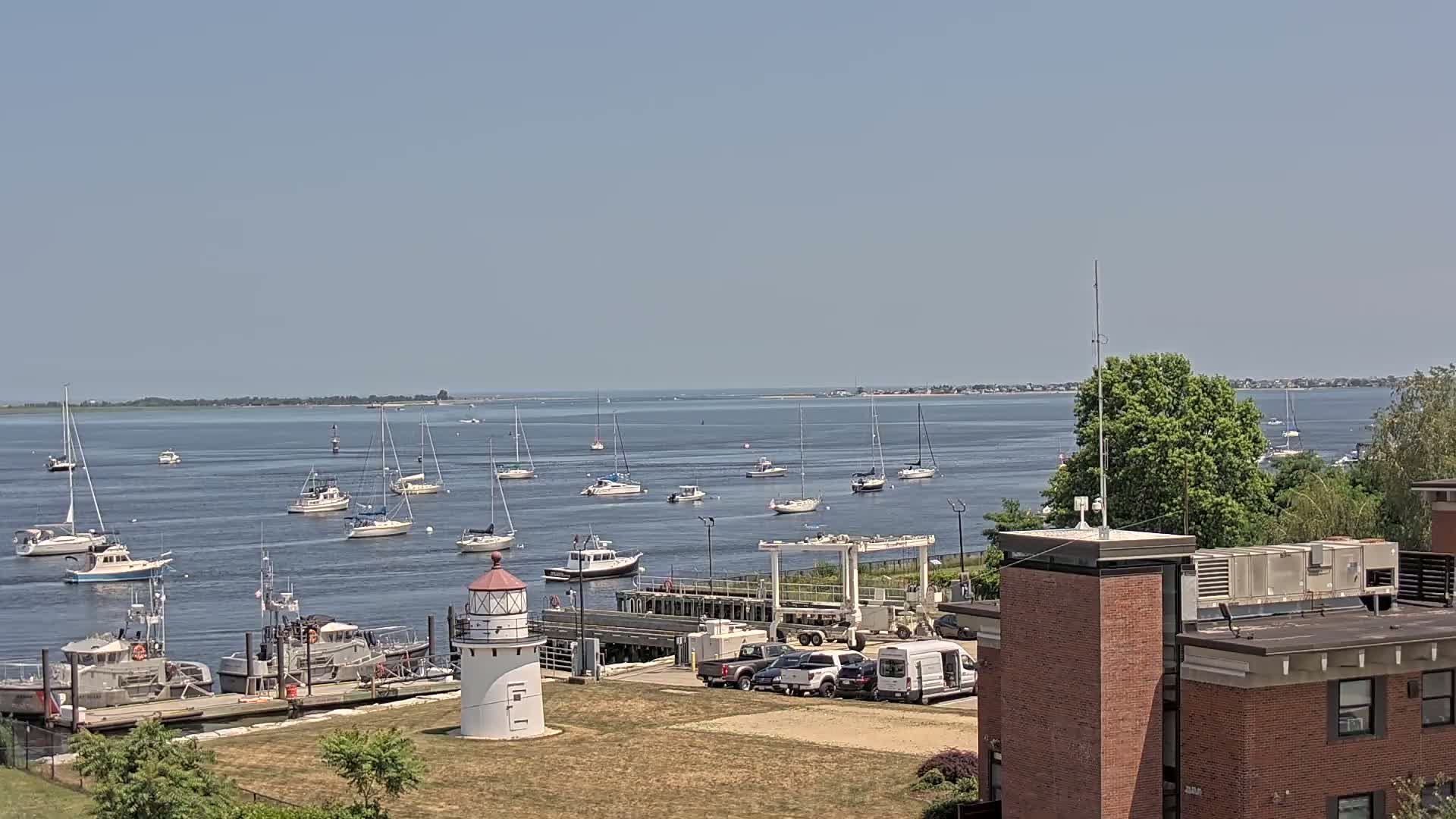 Newburyport,  Merrimack River Shipspotting Boat Traffic Live Cam - Newburyport, Essex, Massachusetts, USA