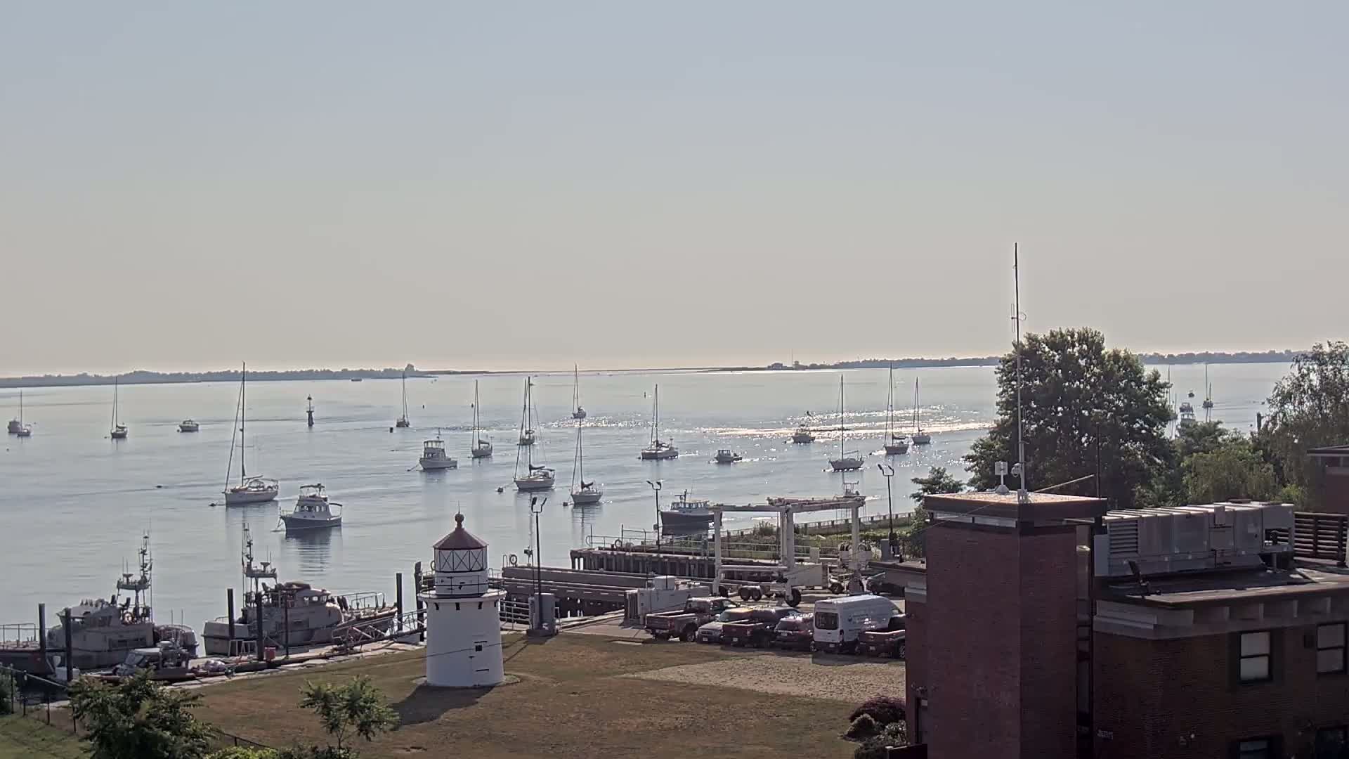 Newburyport,  Merrimack River Shipspotting Boat Traffic Live Cam - Newburyport, Essex, Massachusetts, USA