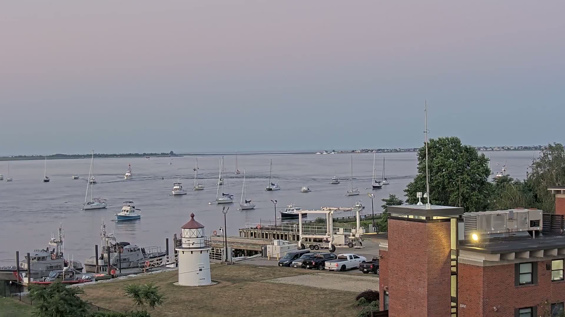 Newburyport,  Merrimack River Shipspotting Boat Traffic Live Cam - Newburyport, Essex, Massachusetts, USA