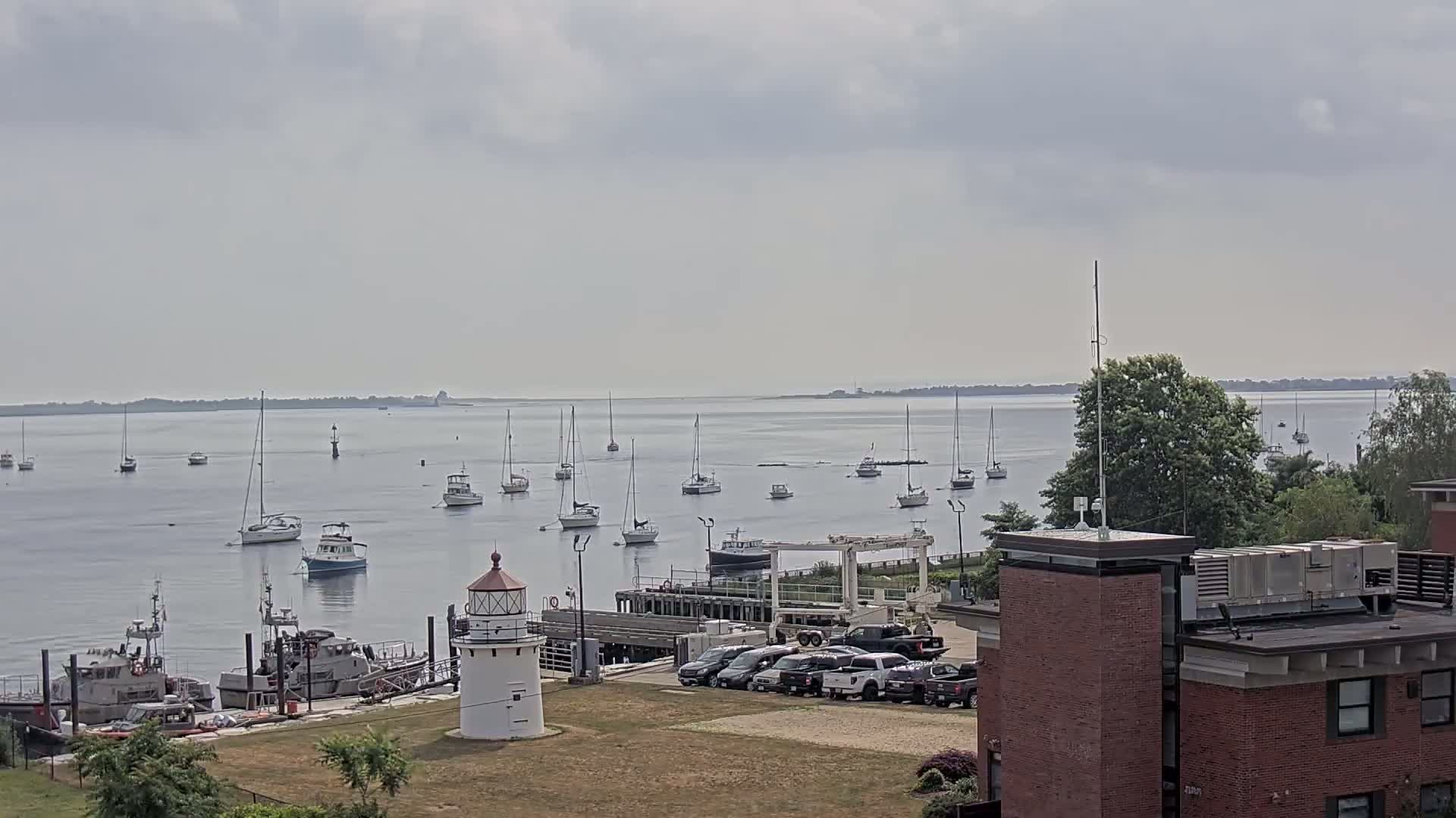 Newburyport,  Merrimack River Shipspotting Boat Traffic Live Cam - Newburyport, Essex, Massachusetts, USA