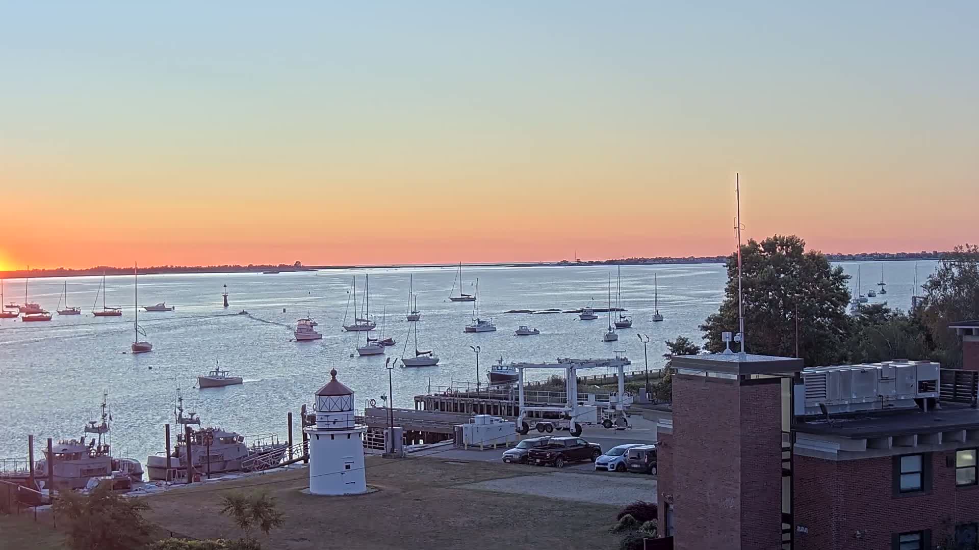 Newburyport,  Merrimack River Shipspotting Boat Traffic Live Cam - Newburyport, Essex, Massachusetts, USA