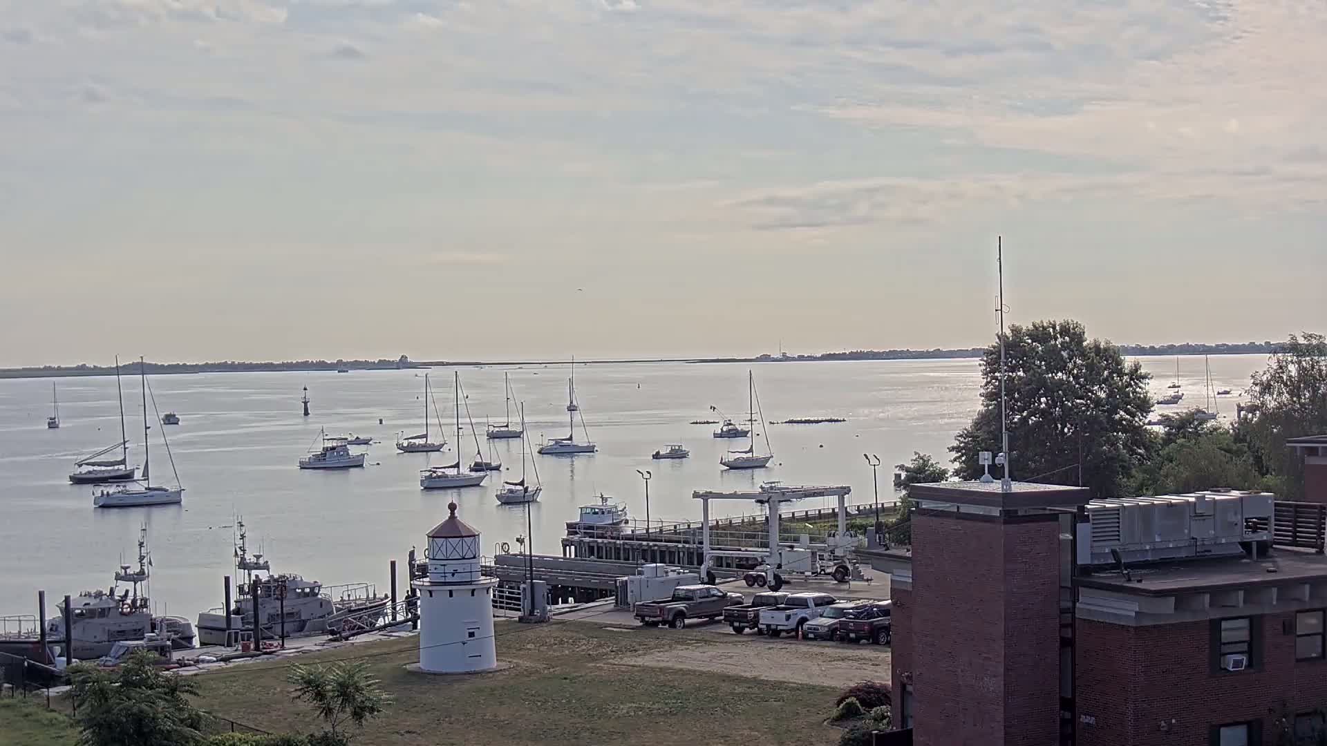 Newburyport,  Merrimack River Shipspotting Boat Traffic Live Cam - Newburyport, Essex, Massachusetts, USA