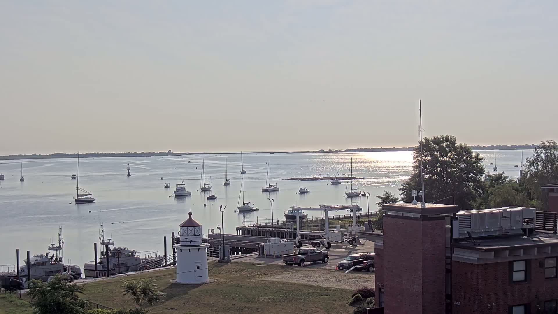 Newburyport,  Merrimack River Shipspotting Boat Traffic Live Cam - Newburyport, Essex, Massachusetts, USA