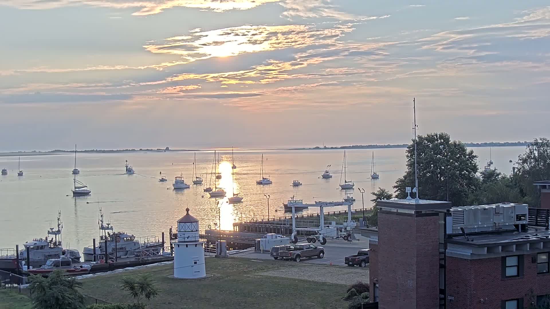 Newburyport,  Merrimack River Shipspotting Boat Traffic Live Cam - Newburyport, Essex, Massachusetts, USA