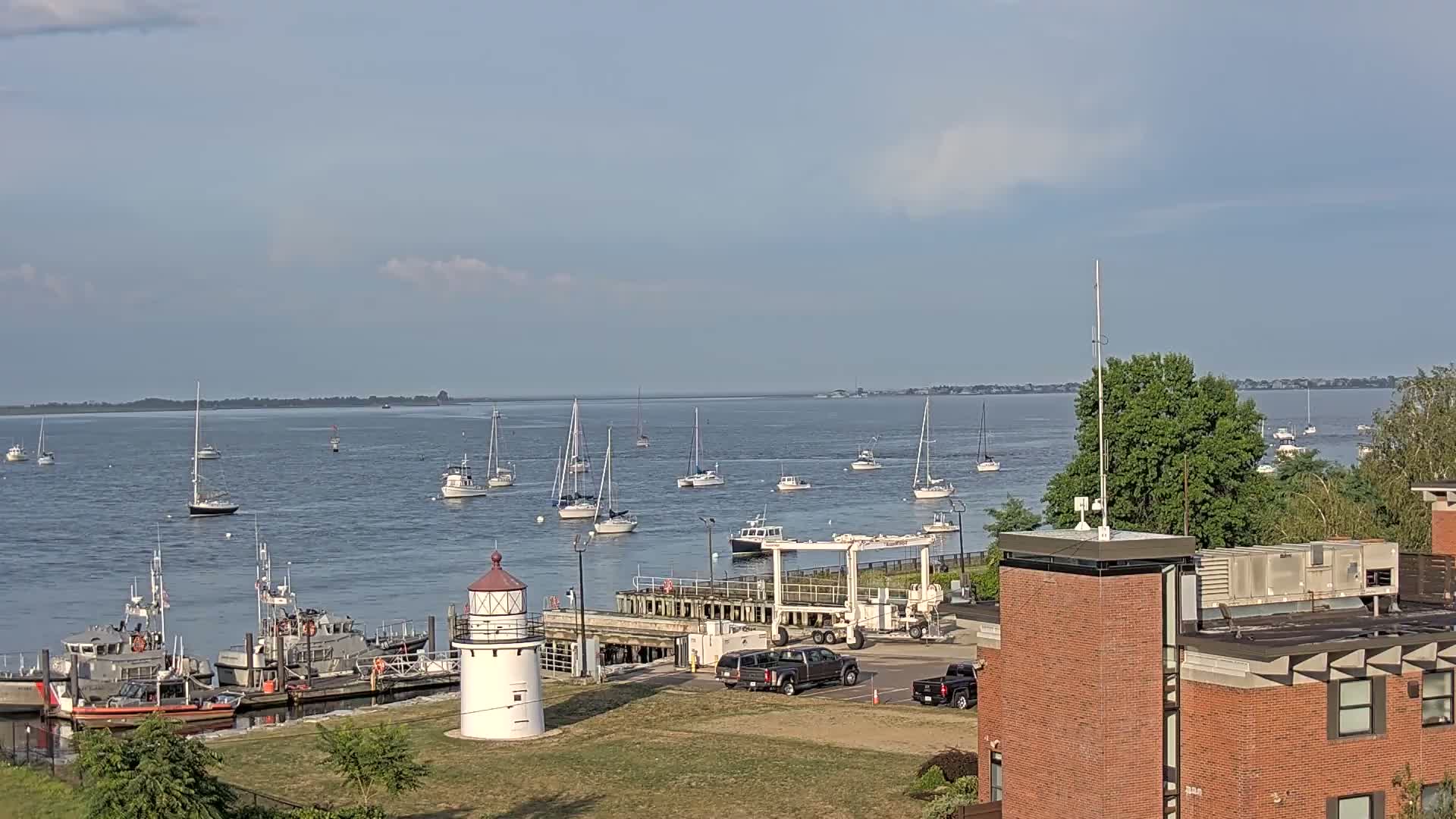 Newburyport,  Merrimack River Shipspotting Boat Traffic Live Cam - Newburyport, Essex, Massachusetts, USA