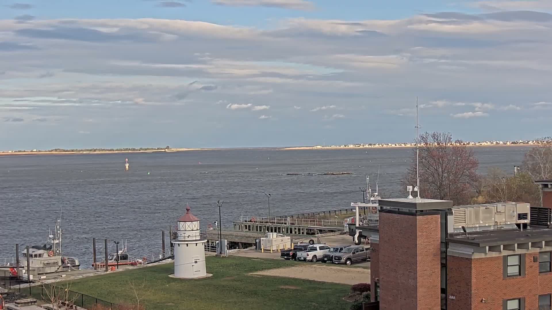 Newburyport,  Merrimack River Shipspotting Boat Traffic Live Cam - Newburyport, Essex, Massachusetts, USA