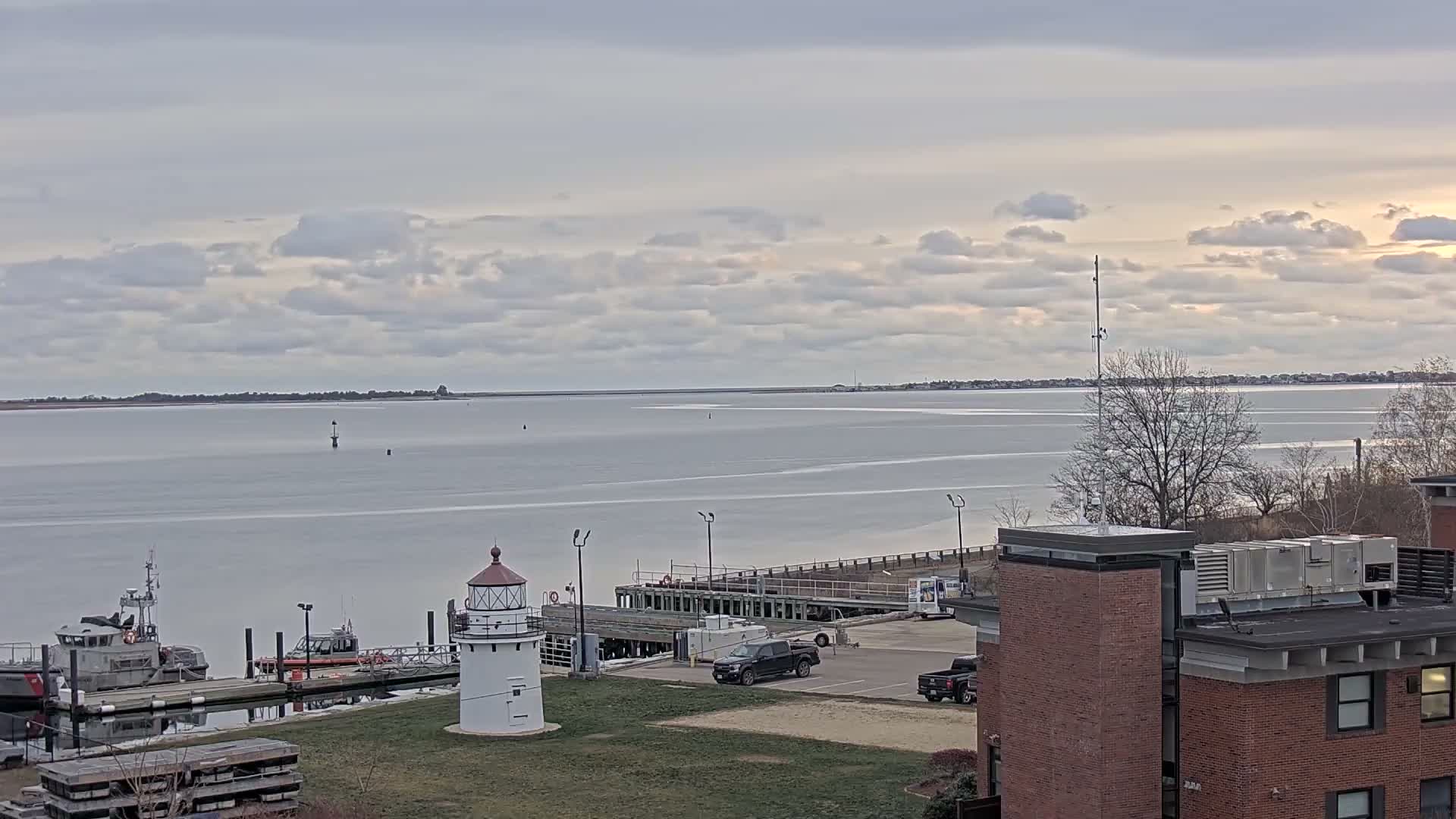 Newburyport,  Merrimack River Shipspotting Boat Traffic Live Cam - Newburyport, Essex, Massachusetts, USA