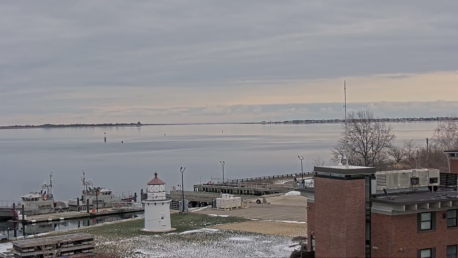 Newburyport,  Merrimack River Shipspotting Boat Traffic Live Cam - Newburyport, Essex, Massachusetts, USA