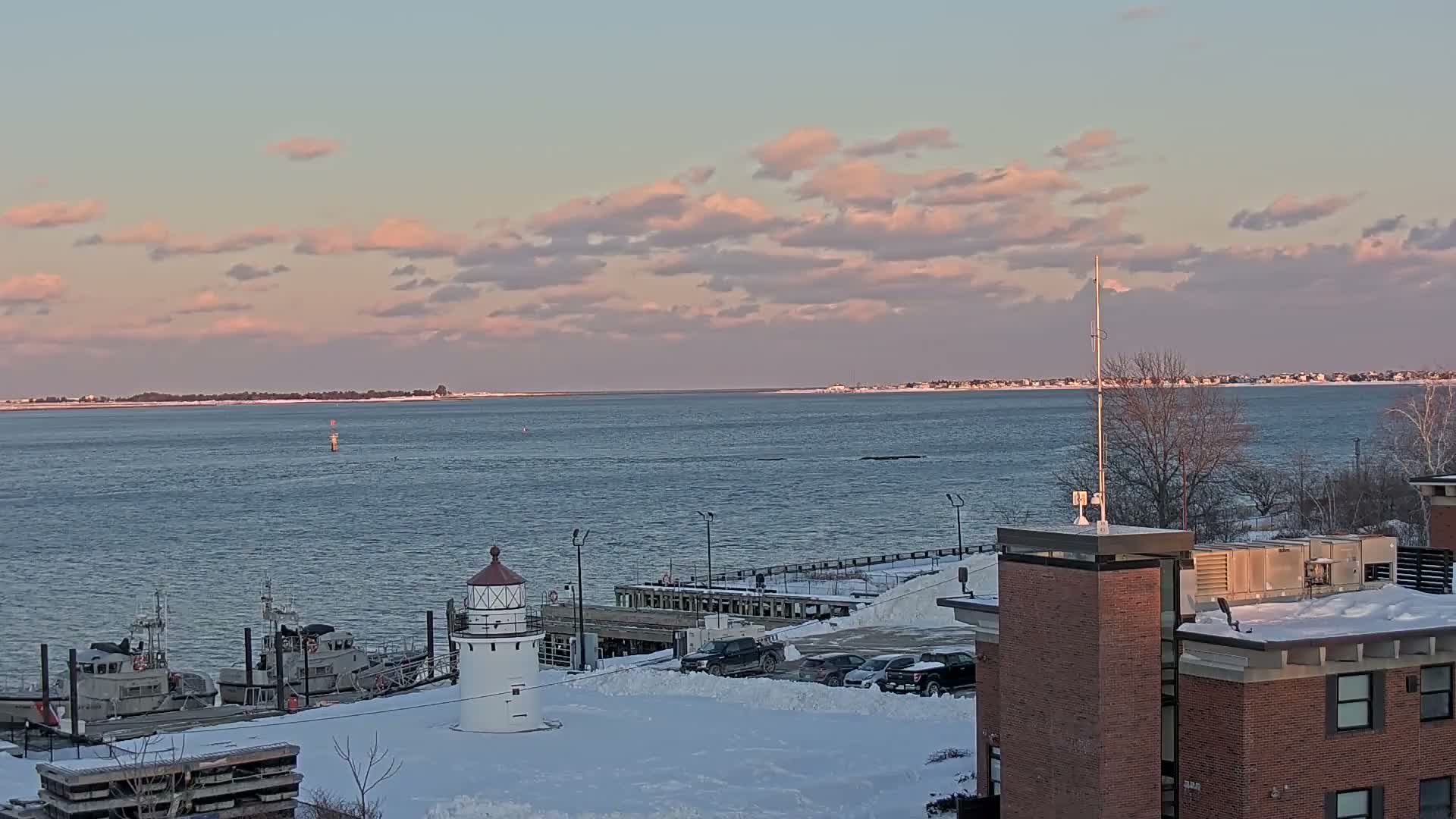 Newburyport,  Merrimack River Shipspotting Boat Traffic Live Cam - Newburyport, Essex, Massachusetts, USA