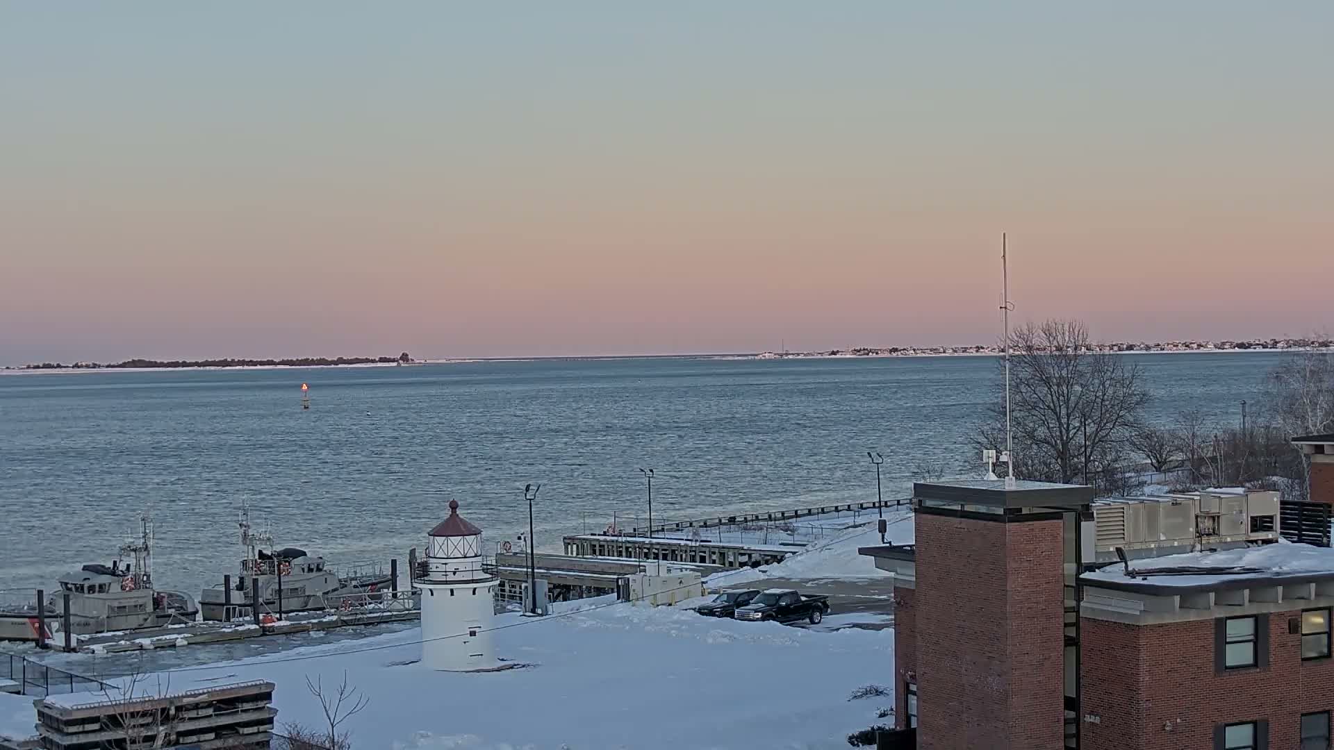 Newburyport,  Merrimack River Shipspotting Boat Traffic Live Cam - Newburyport, Essex, Massachusetts, USA