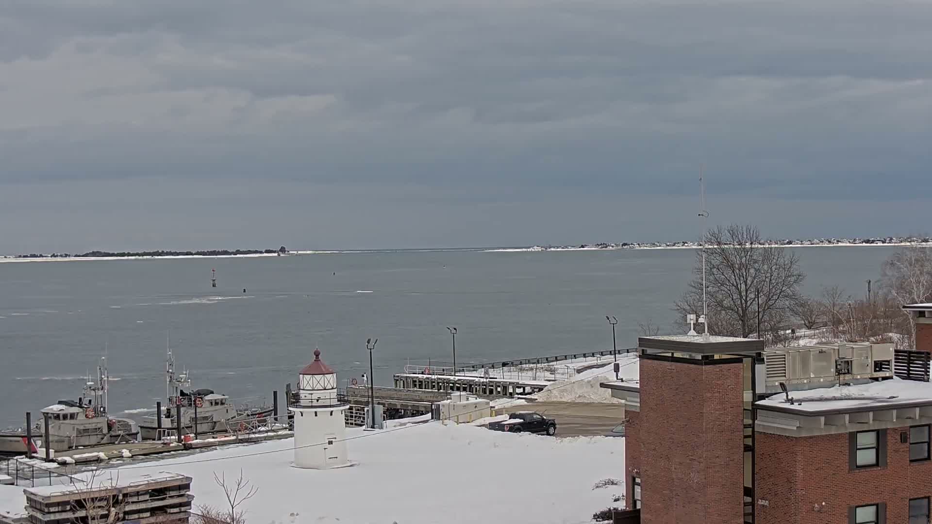 Newburyport,  Merrimack River Shipspotting Boat Traffic Live Cam - Newburyport, Essex, Massachusetts, USA