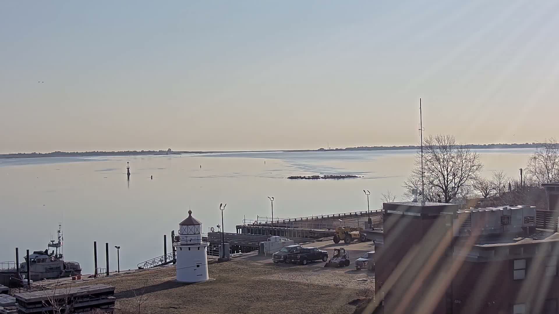 Newburyport,  Merrimack River Shipspotting Boat Traffic Live Cam - Newburyport, Essex, Massachusetts, USA