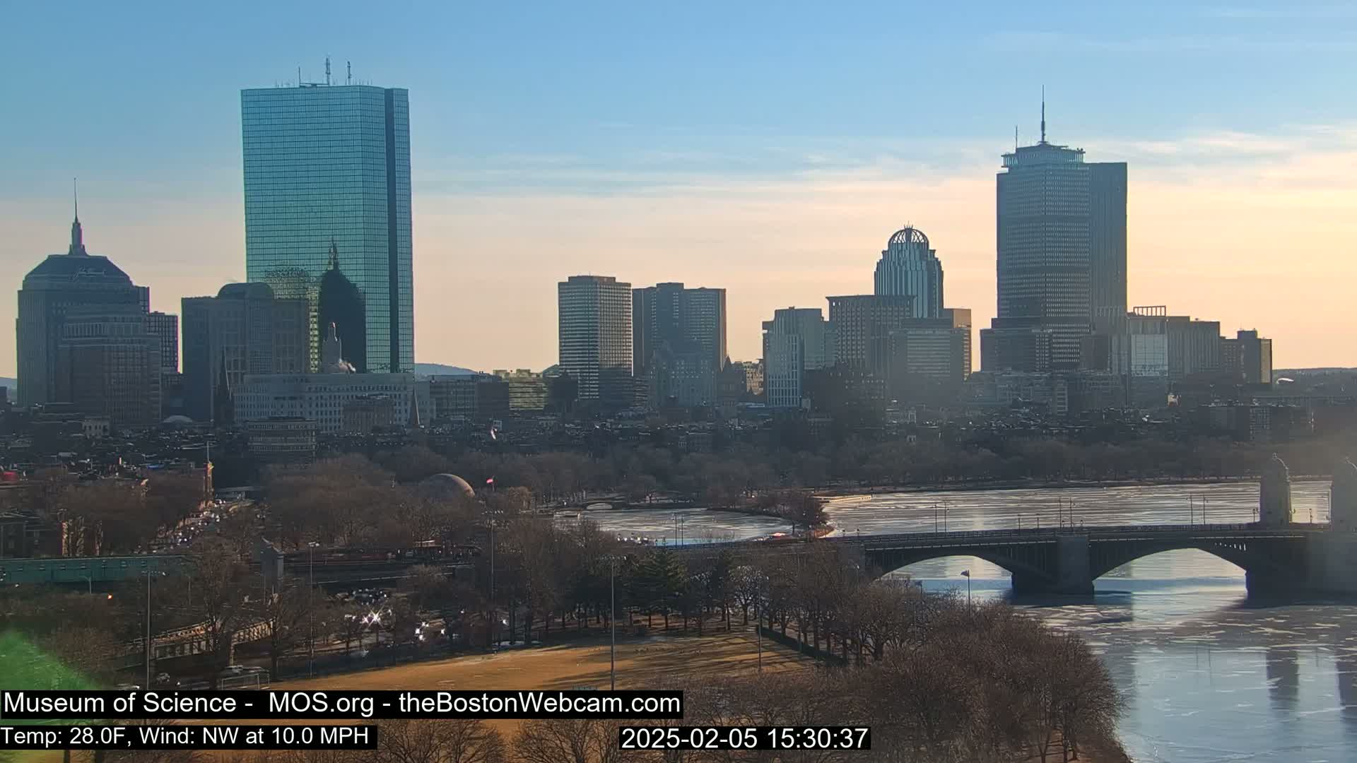 Charles River & Boston City View Live Cam - Boston, Massachusetts, USA
