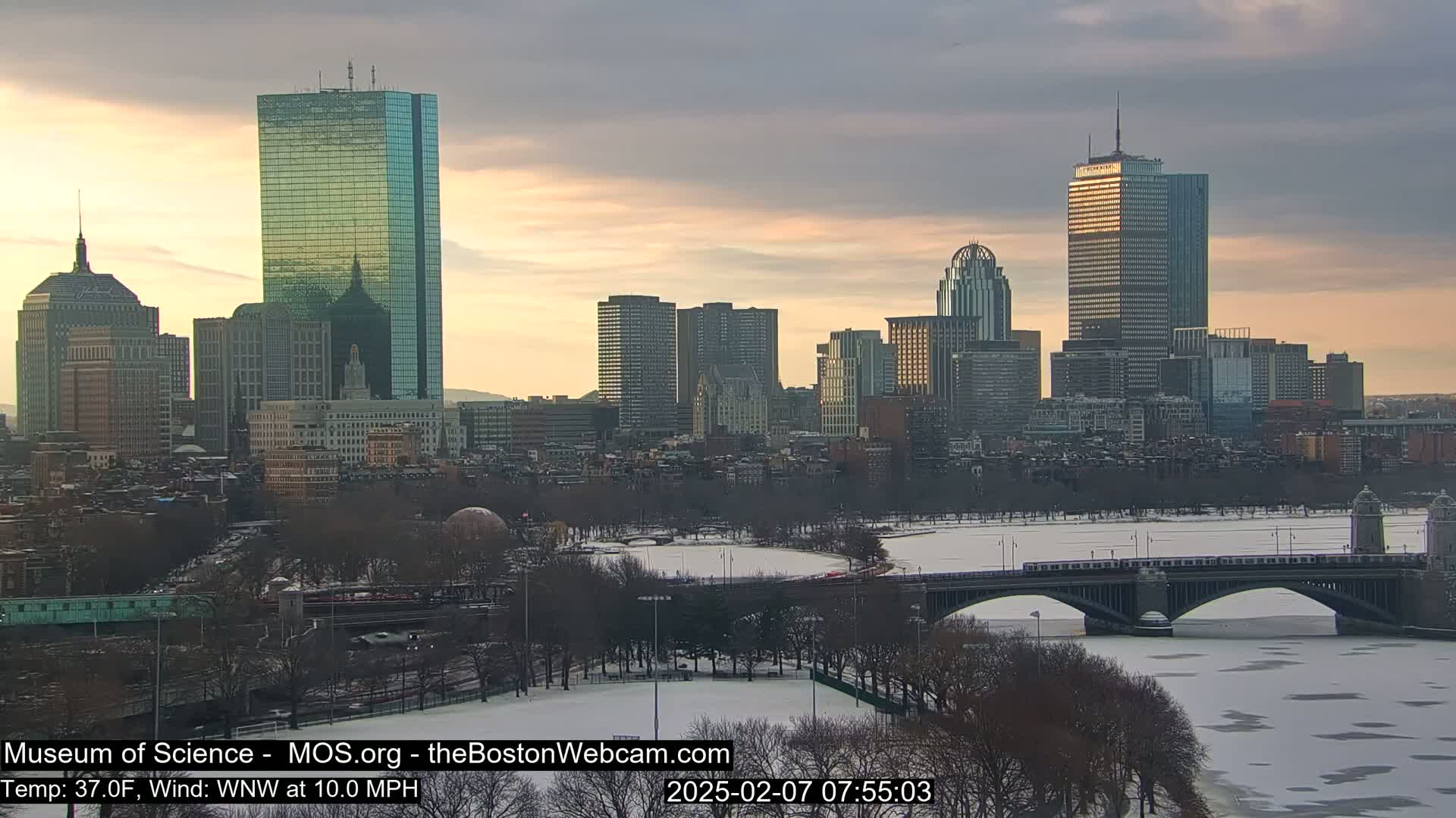 Charles River & Boston City View Live Cam - Boston, Massachusetts, USA