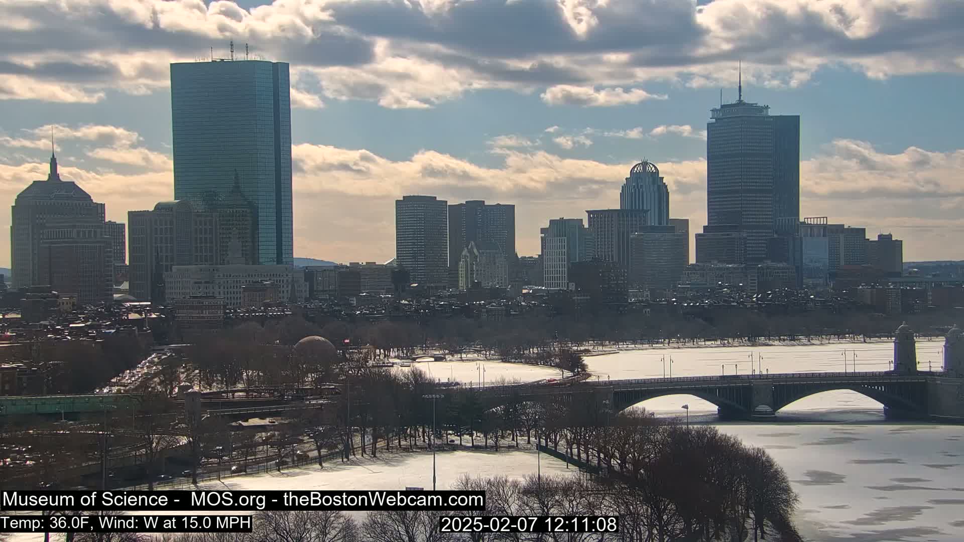 Charles River & Boston City View Live Cam - Boston, Massachusetts, USA
