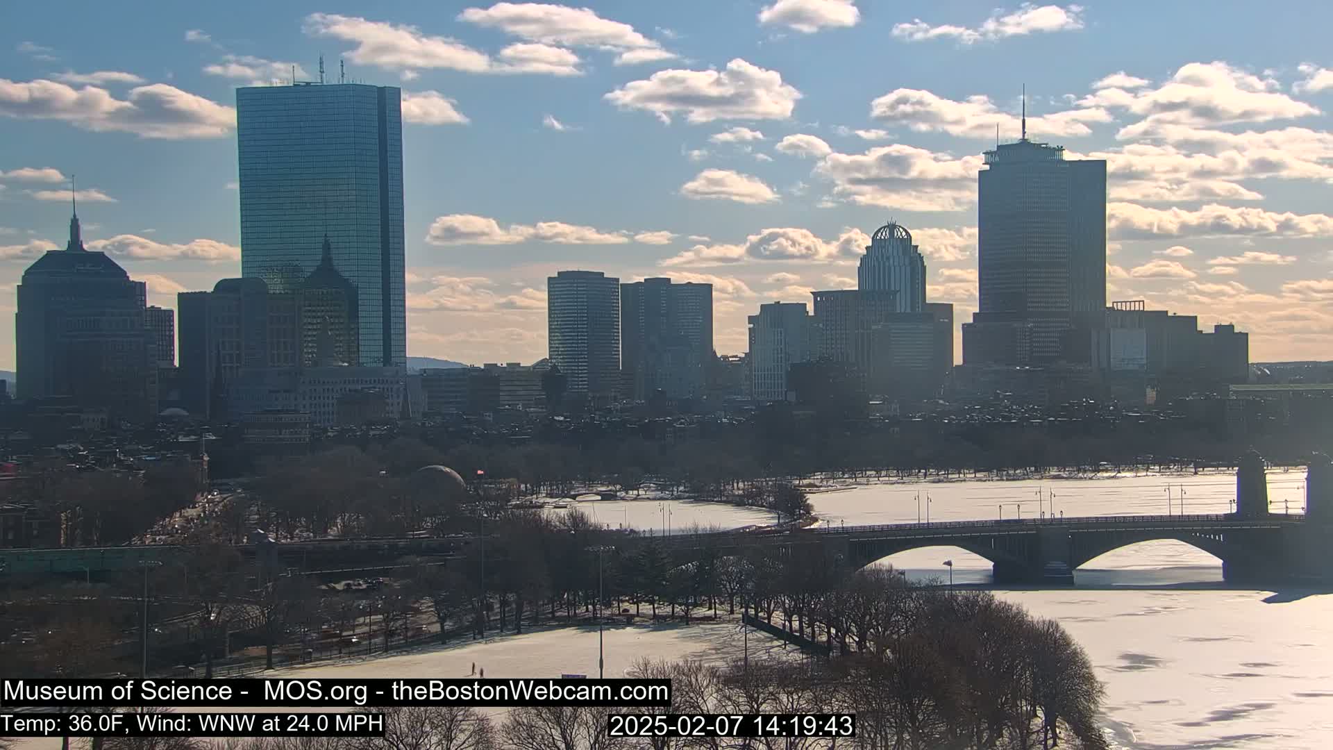 Charles River & Boston City View Live Cam - Boston, Massachusetts, USA