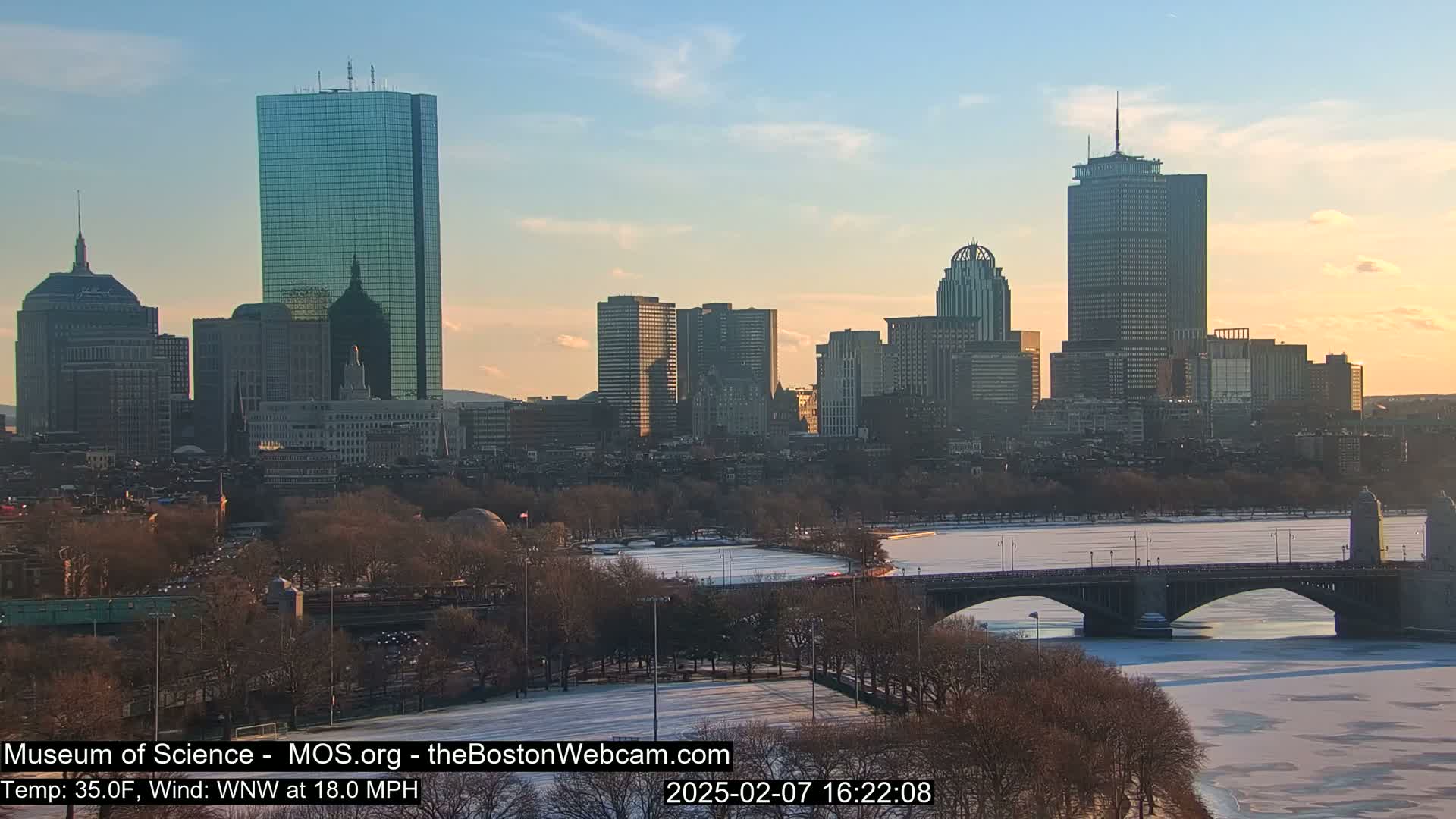 Charles River & Boston City View Live Cam - Boston, Massachusetts, USA