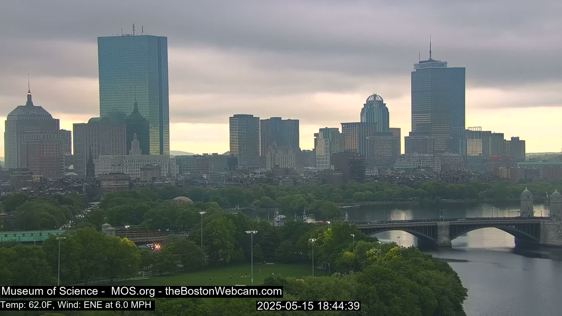 Charles River & Boston City View Live Cam - Boston, Massachusetts, USA