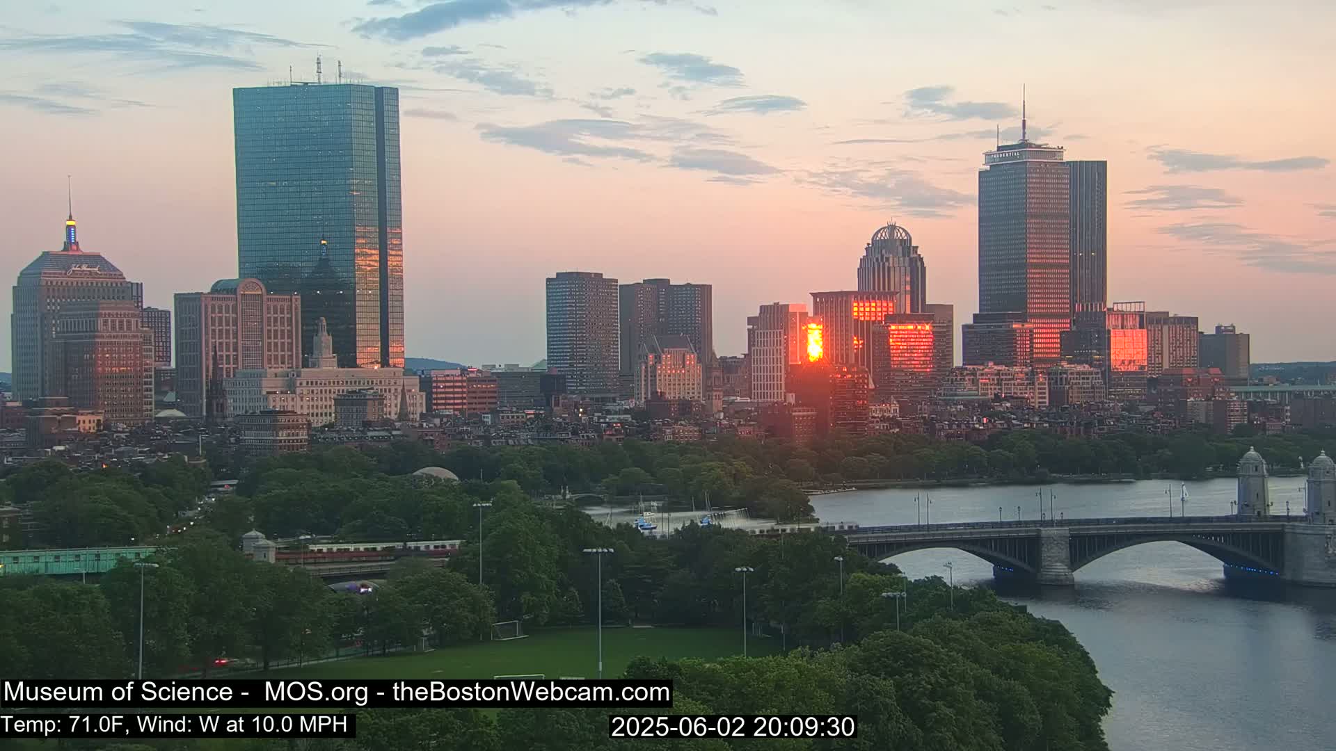 Charles River & Boston City View Live Cam - Boston, Massachusetts, USA