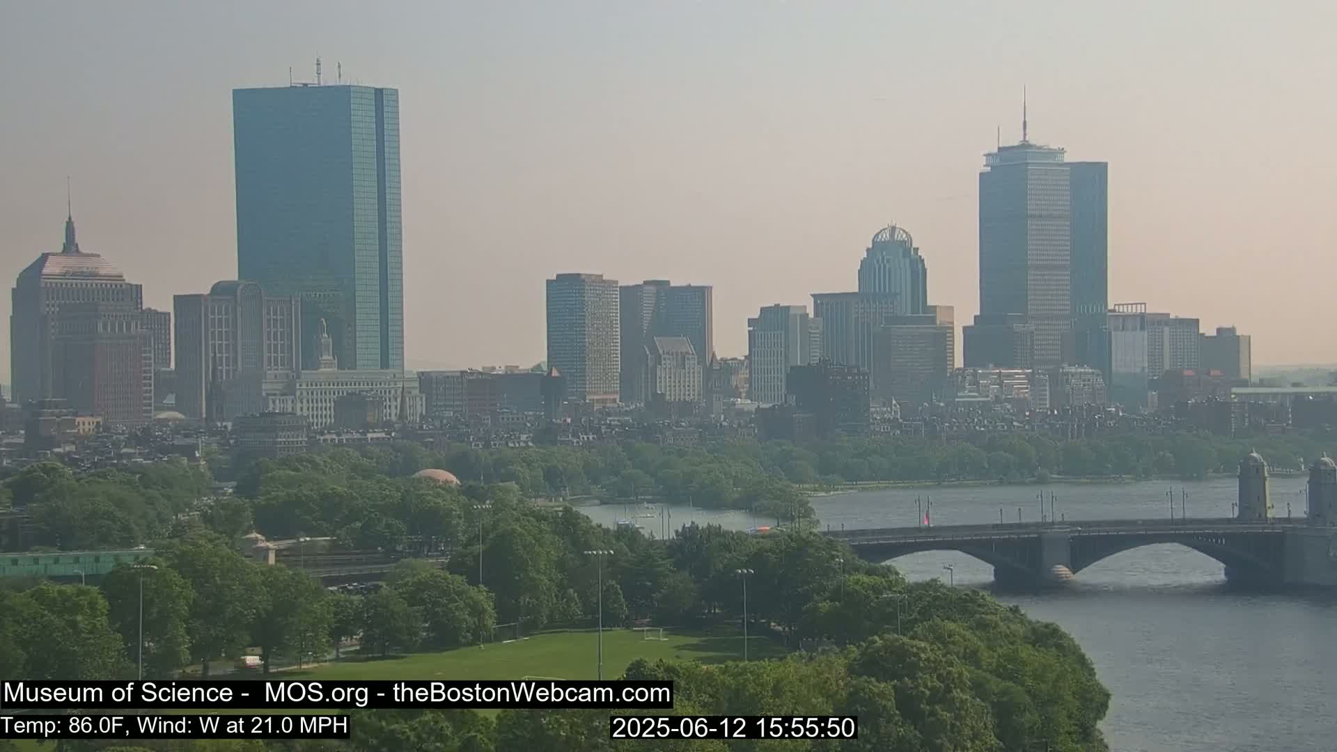 Charles River & Boston City View Live Cam - Boston, Massachusetts, USA