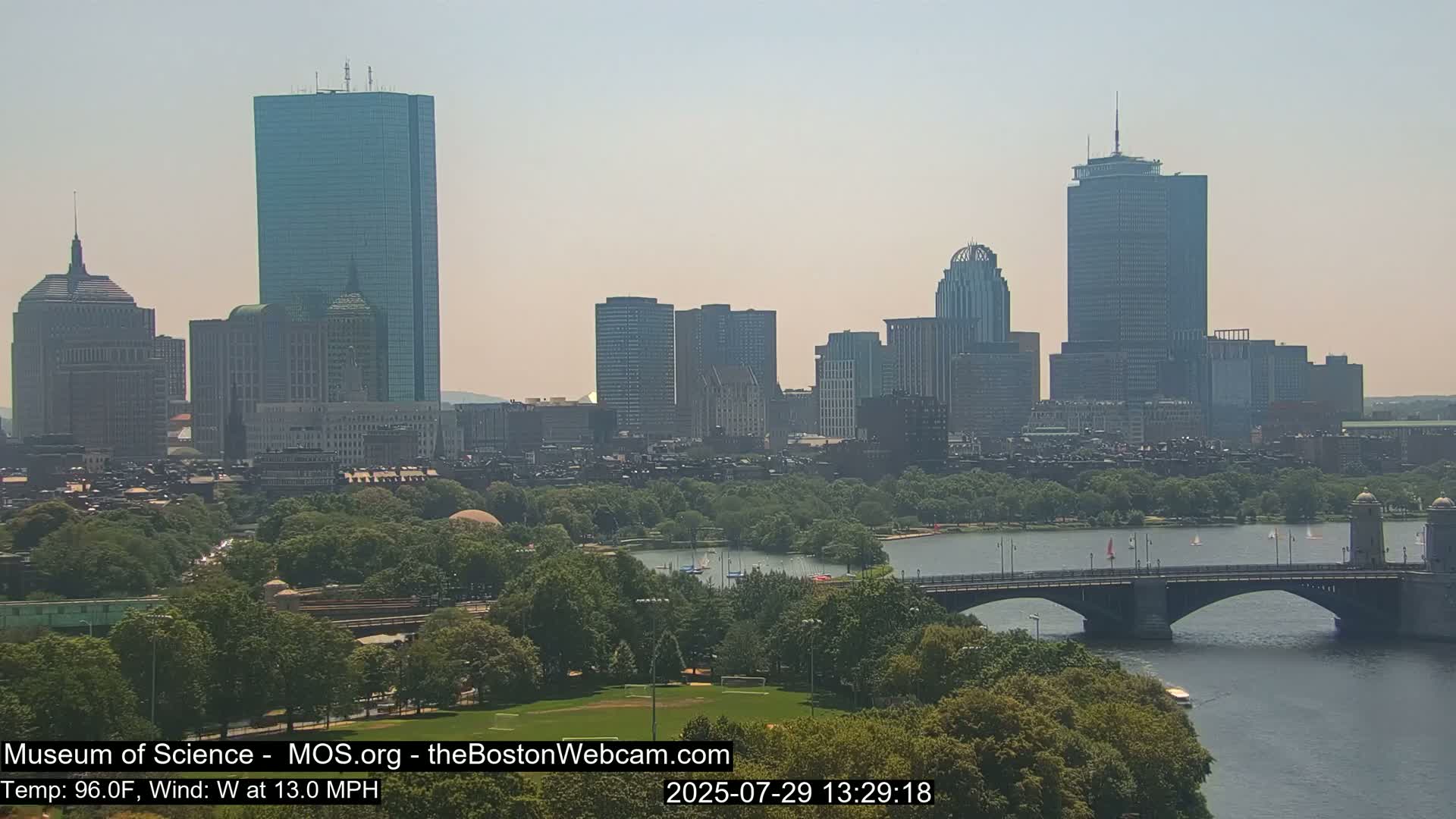 Charles River & Boston City View Live Cam - Boston, Massachusetts, USA
