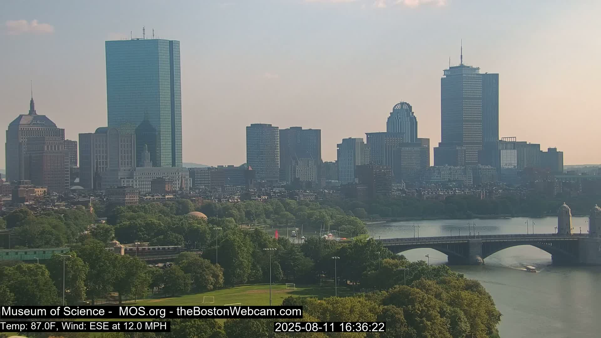 Charles River & Boston City View Live Cam - Boston, Massachusetts, USA