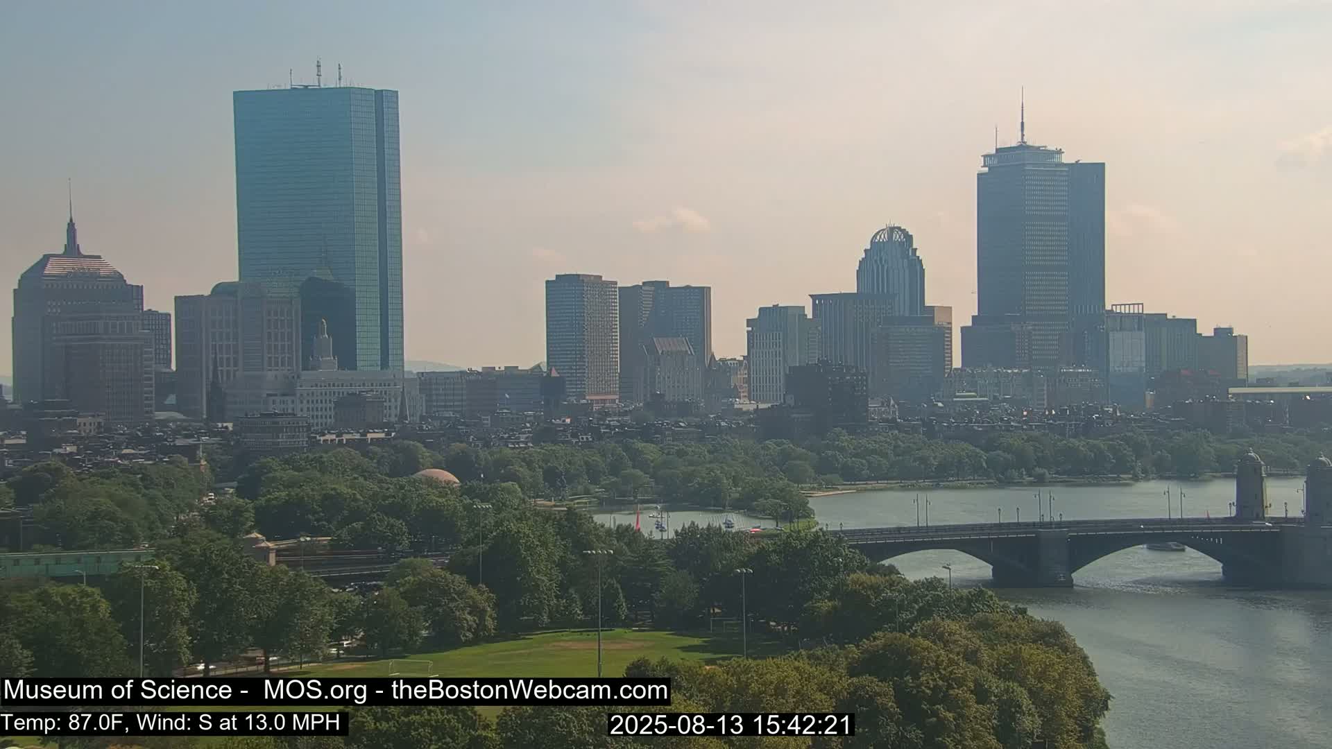 Charles River & Boston City View Live Cam - Boston, Massachusetts, USA