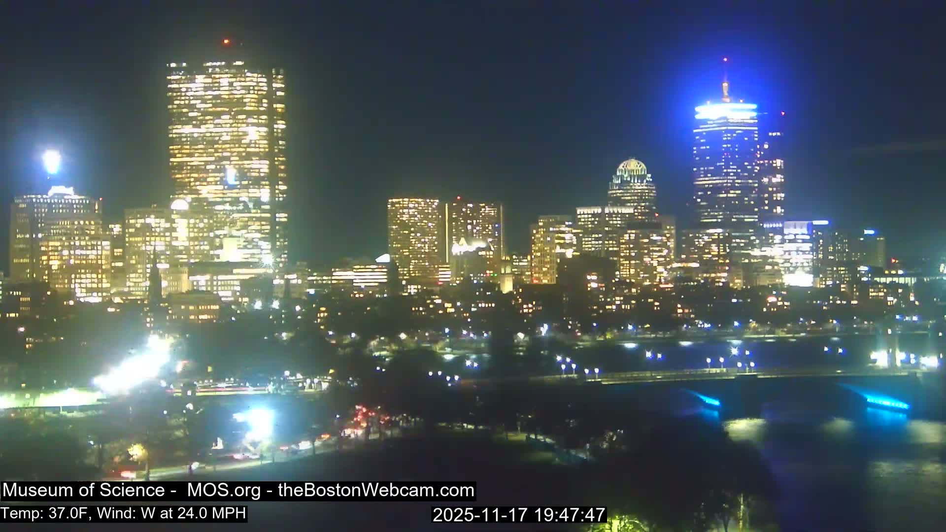 Charles River & Boston City View Live Cam - Boston, Massachusetts, USA