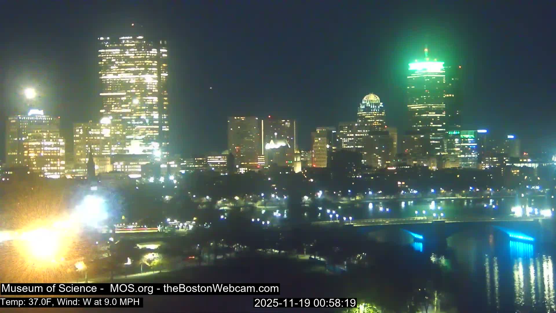 Charles River & Boston City View Live Cam - Boston, Massachusetts, USA