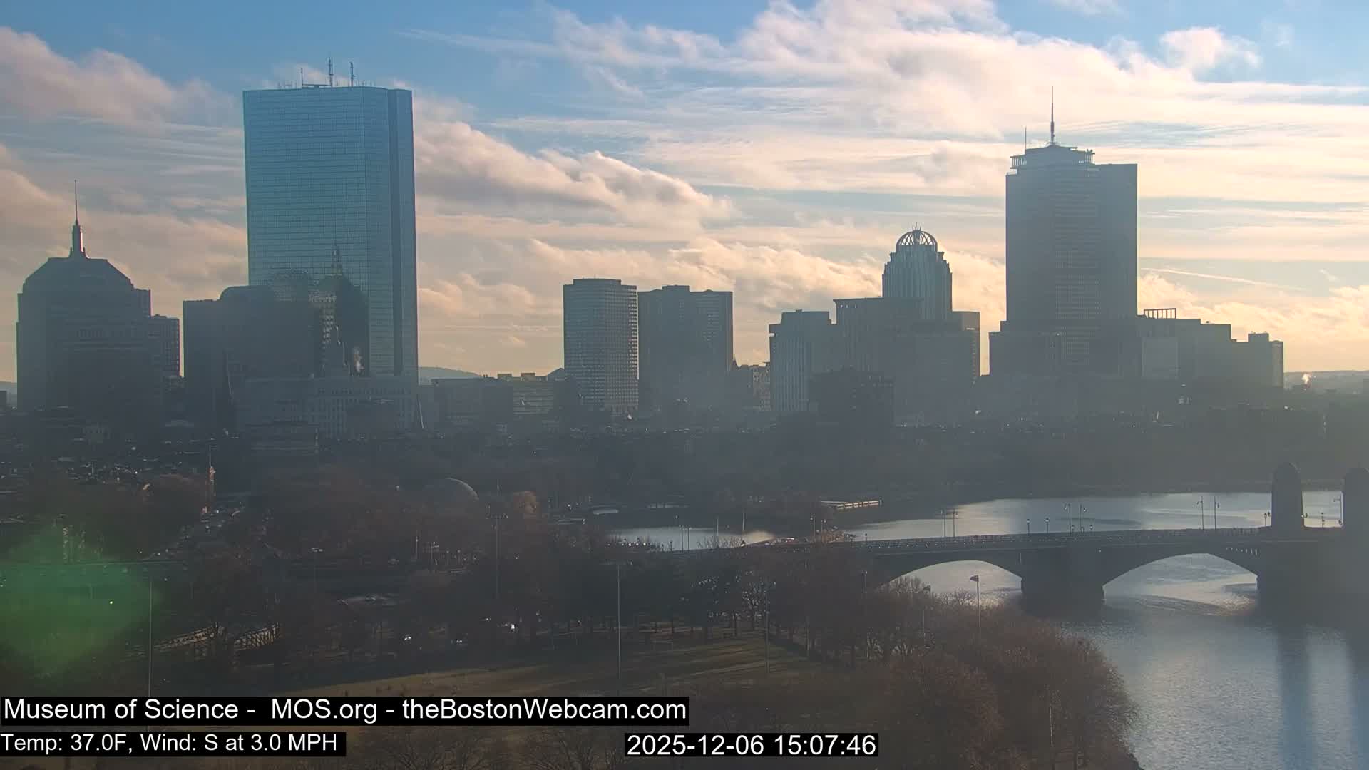 Charles River & Boston City View Live Cam - Boston, Massachusetts, USA