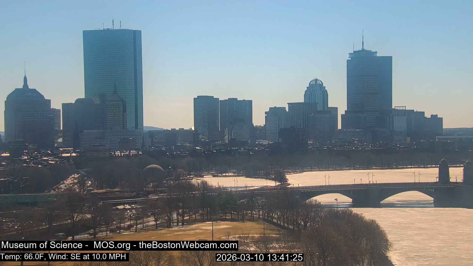 Charles River & Boston City View Live Cam - Boston, Massachusetts, USA