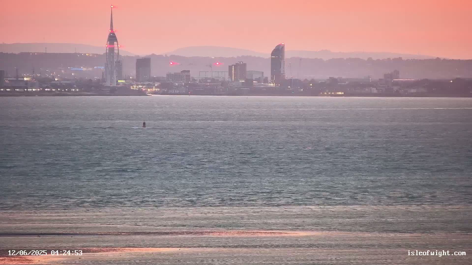 Isle of Wight Ryde / Solent / Southsea/ Portsmuth Scene Live Cam - Ryde, Isle of Wight, South East, England, United Kingdom