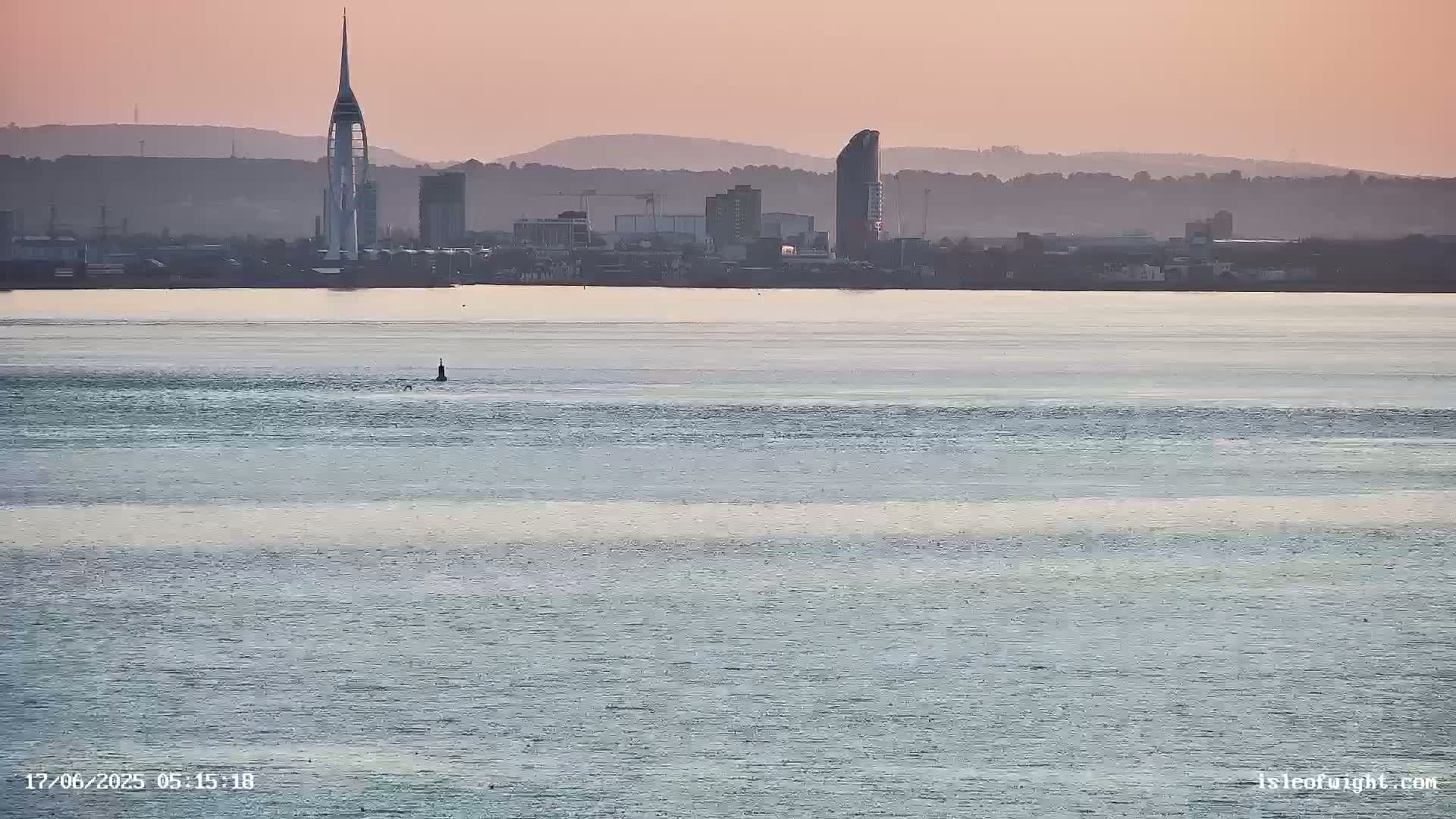 Isle of Wight Ryde / Solent / Southsea/ Portsmuth Scene Live Cam - Ryde, Isle of Wight, South East, England, United Kingdom