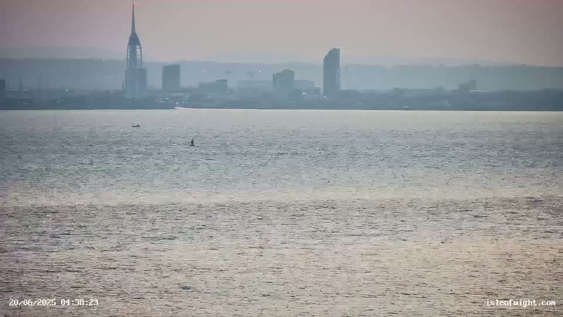 Isle of Wight Ryde / Solent / Southsea/ Portsmuth Scene Live Cam - Ryde, Isle of Wight, South East, England, United Kingdom