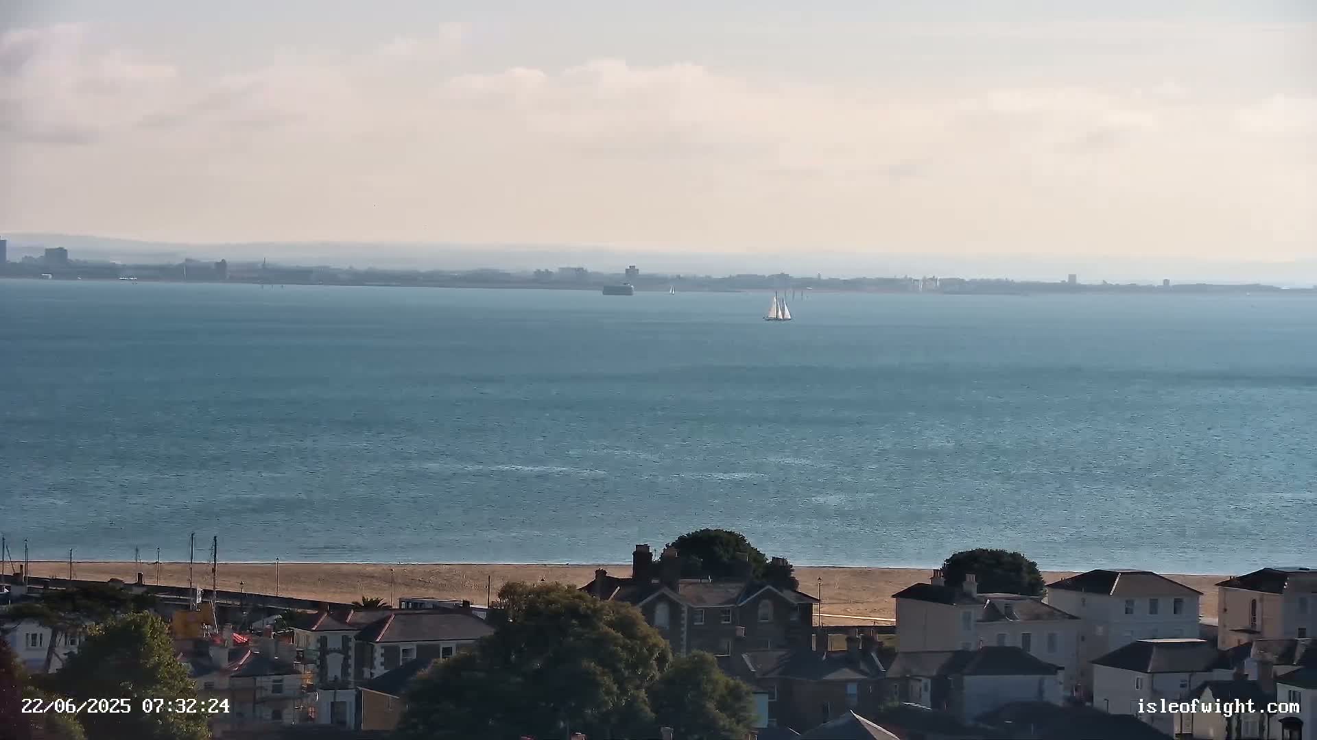Isle of Wight Ryde / Solent / Southsea/ Portsmuth Scene Live Cam - Ryde, Isle of Wight, South East, England, United Kingdom