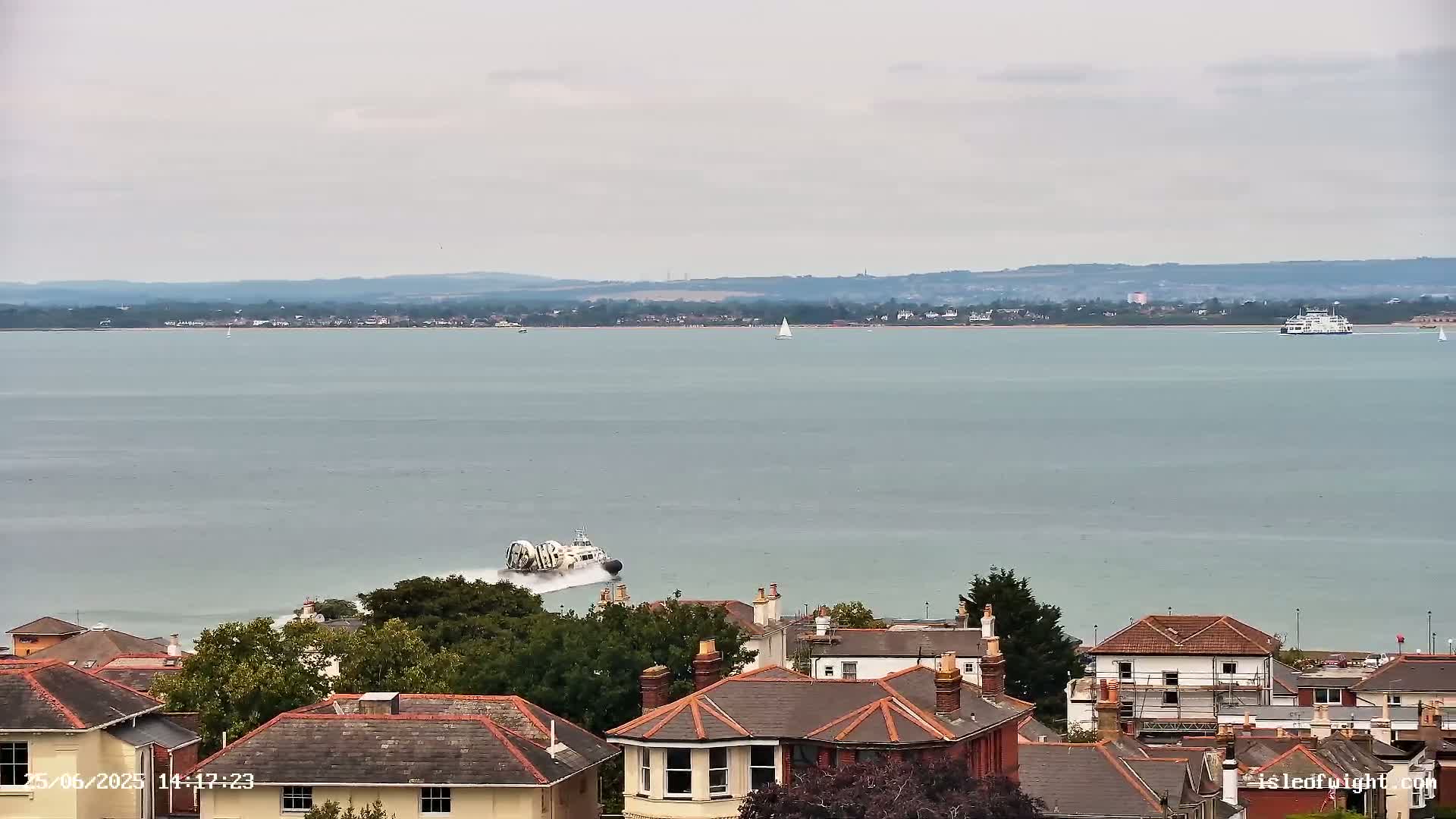 Isle of Wight Ryde / Solent / Southsea/ Portsmuth Scene Live Cam - Ryde, Isle of Wight, South East, England, United Kingdom