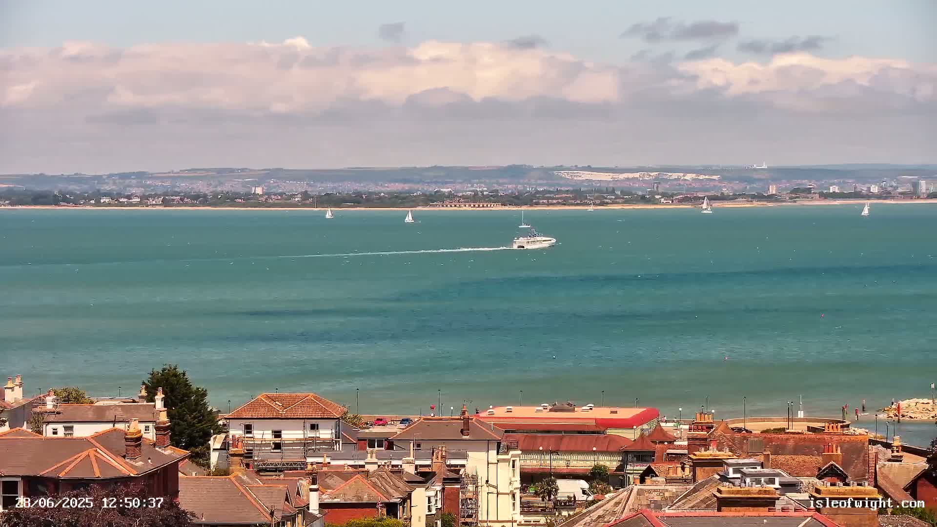 Isle of Wight Ryde / Solent / Southsea/ Portsmuth Scene Live Cam - Ryde, Isle of Wight, South East, England, United Kingdom