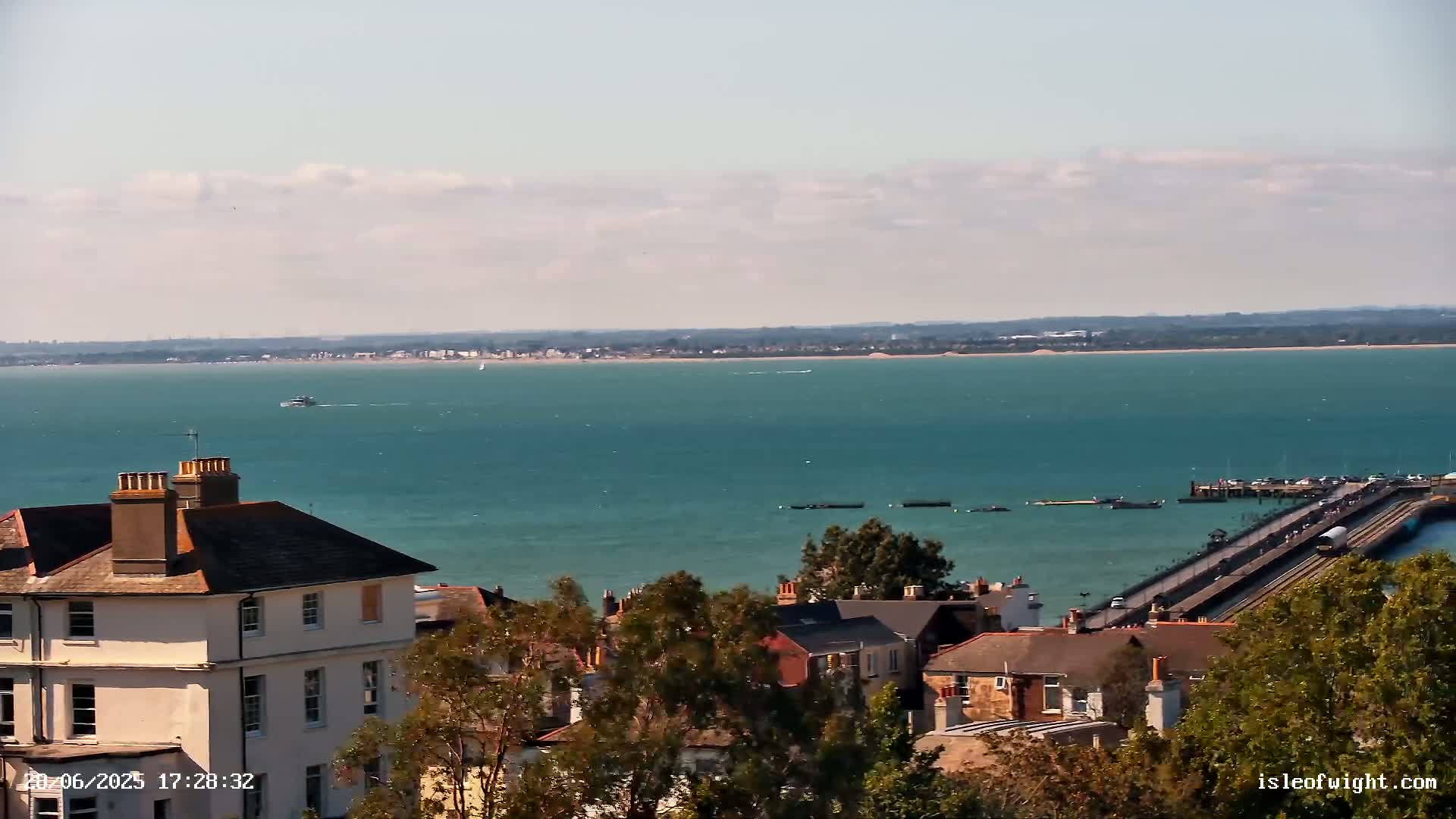 Isle of Wight Ryde / Solent / Southsea/ Portsmuth Scene Live Cam - Ryde, Isle of Wight, South East, England, United Kingdom