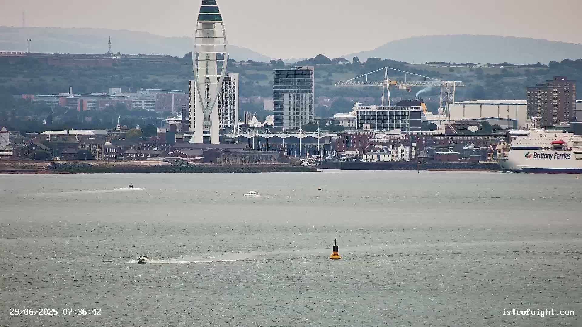 Isle of Wight Ryde / Solent / Southsea/ Portsmuth Scene Live Cam - Ryde, Isle of Wight, South East, England, United Kingdom