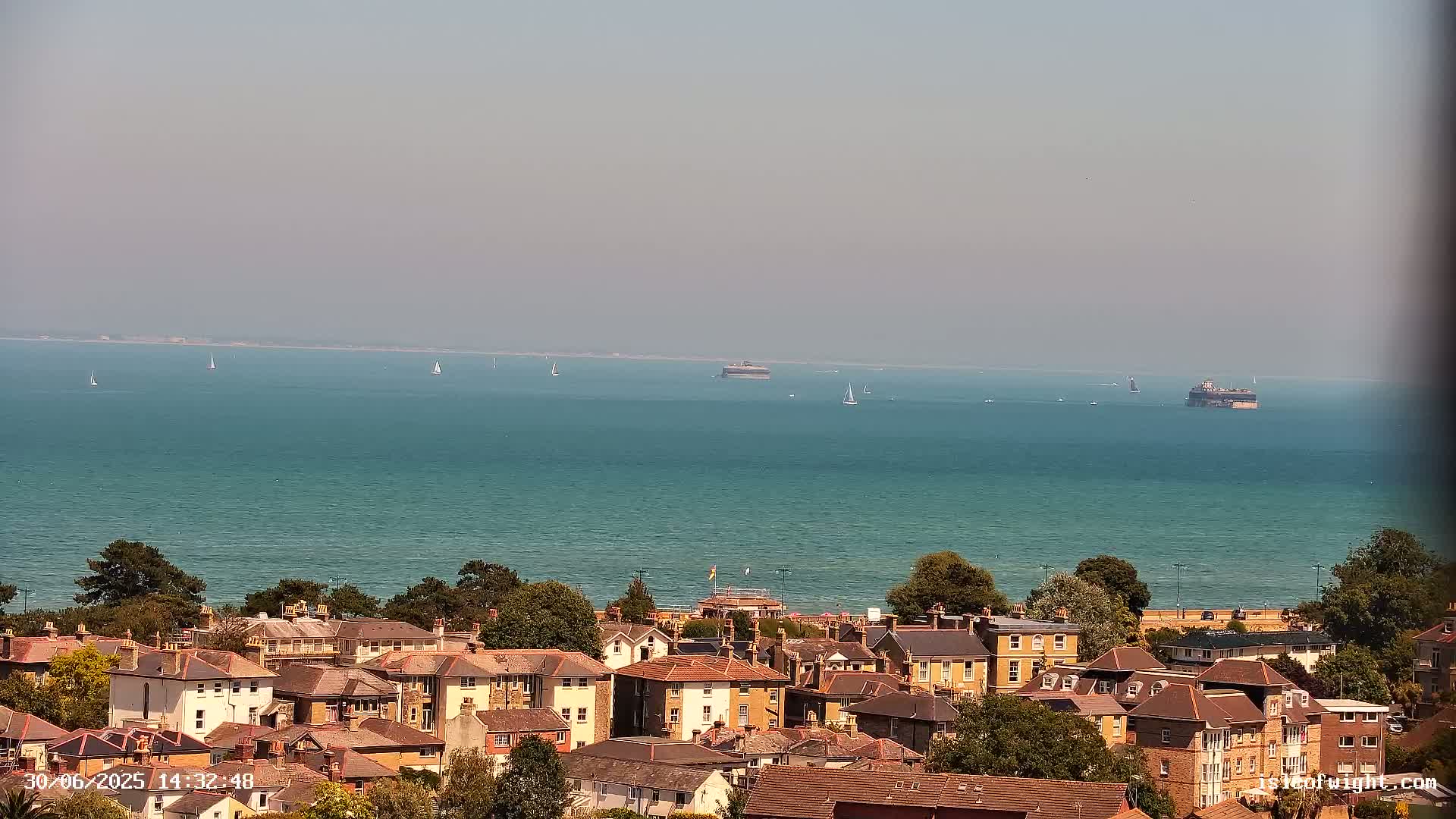 Isle of Wight Ryde / Solent / Southsea/ Portsmuth Scene Live Cam - Ryde, Isle of Wight, South East, England, United Kingdom