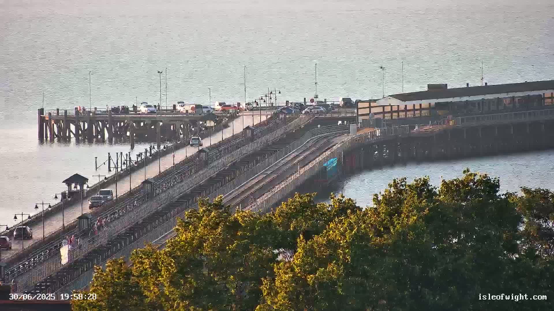 Isle of Wight Ryde / Solent / Southsea/ Portsmuth Scene Live Cam - Ryde, Isle of Wight, South East, England, United Kingdom