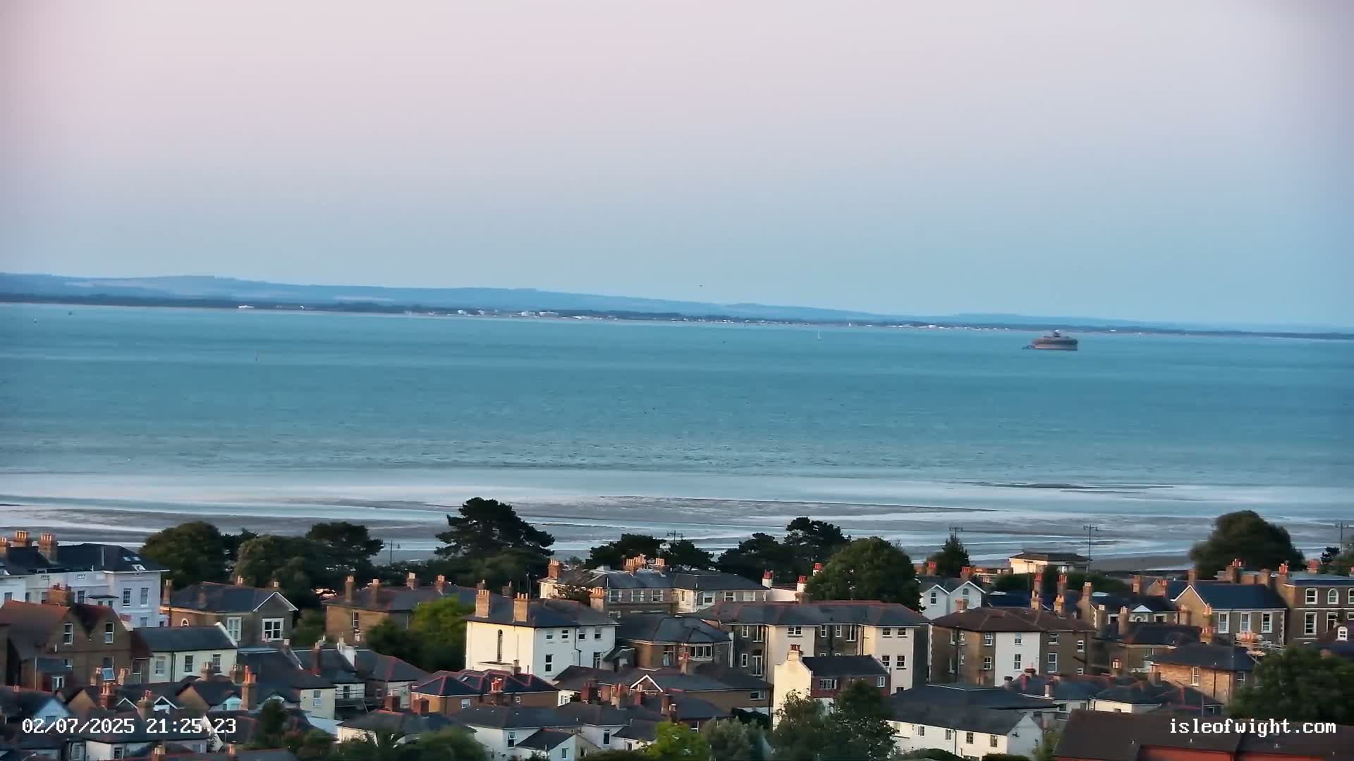 Isle of Wight Ryde / Solent / Southsea/ Portsmuth Scene Live Cam - Ryde, Isle of Wight, South East, England, United Kingdom
