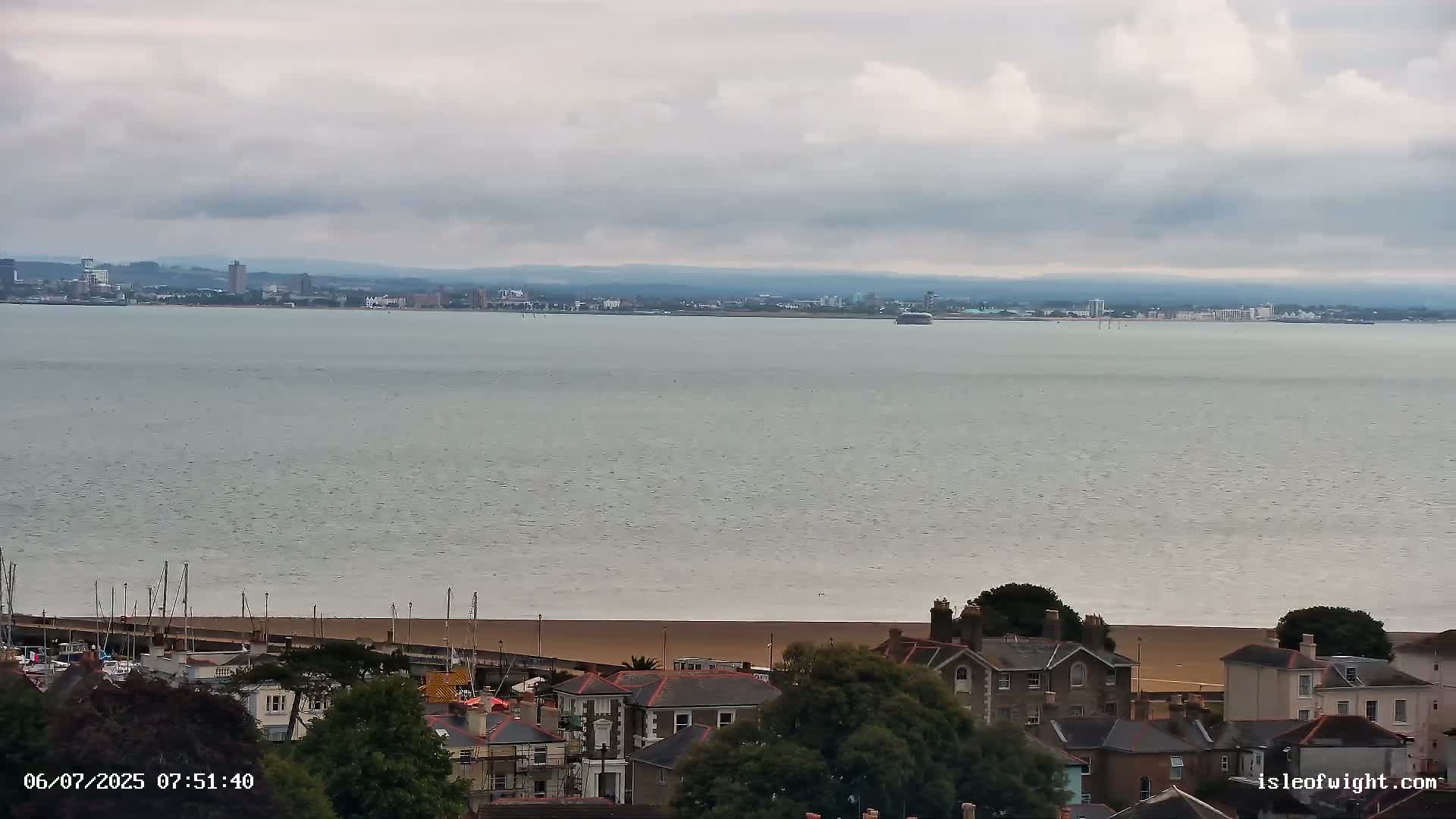 Isle of Wight Ryde / Solent / Southsea/ Portsmuth Scene Live Cam - Ryde, Isle of Wight, South East, England, United Kingdom