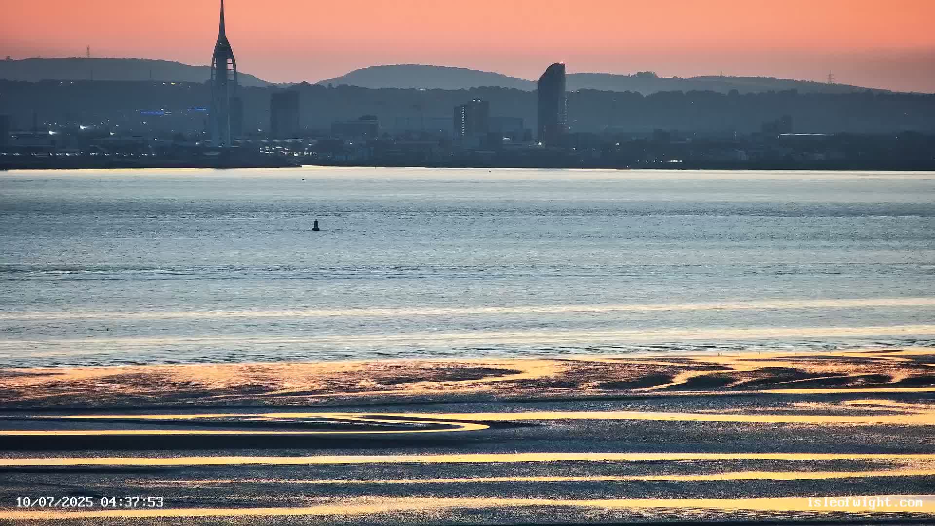 Isle of Wight Ryde / Solent / Southsea/ Portsmuth Scene Live Cam - Ryde, Isle of Wight, South East, England, United Kingdom