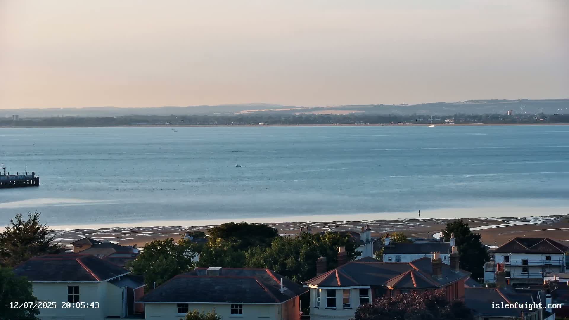 Isle of Wight Ryde / Solent / Southsea/ Portsmuth Scene Live Cam - Ryde, Isle of Wight, South East, England, United Kingdom
